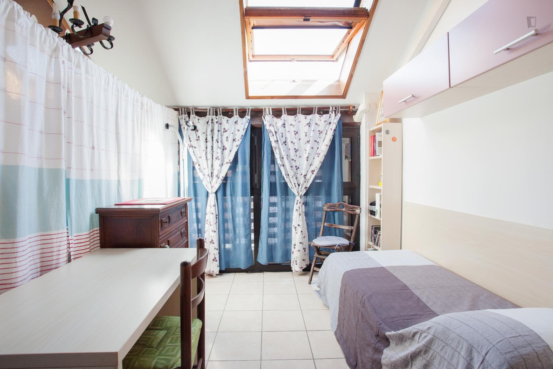 Single bed in shared bedroom in San Donato Milanese photo 1