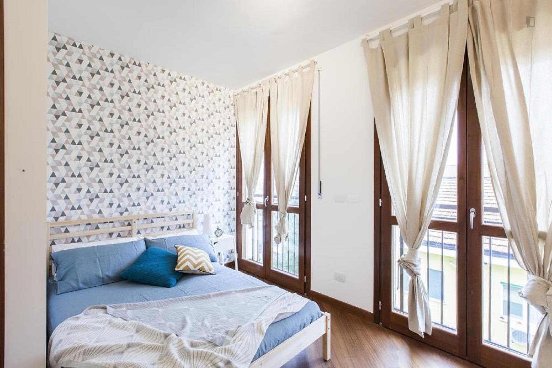 Charming double bedroom near Corvetto metro station  photo 1