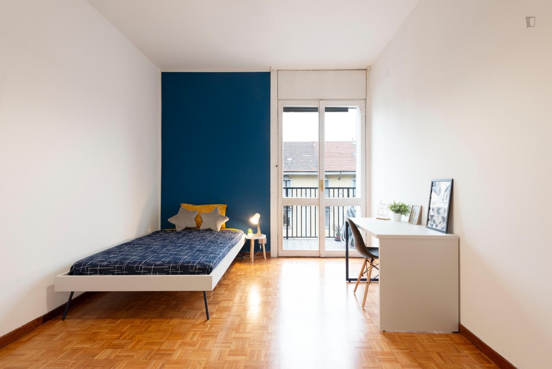 Alluring single bedroom near the Argonne metro photo 1