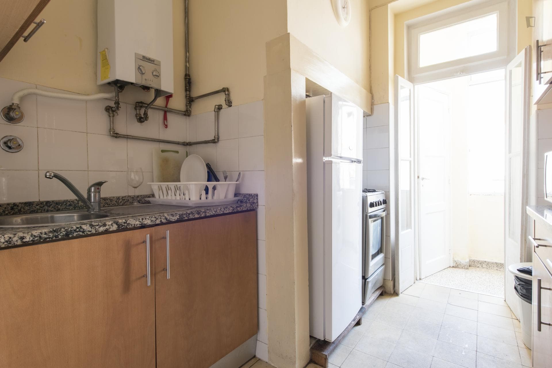 Neat single bedroom near Arroios metro station photo 1