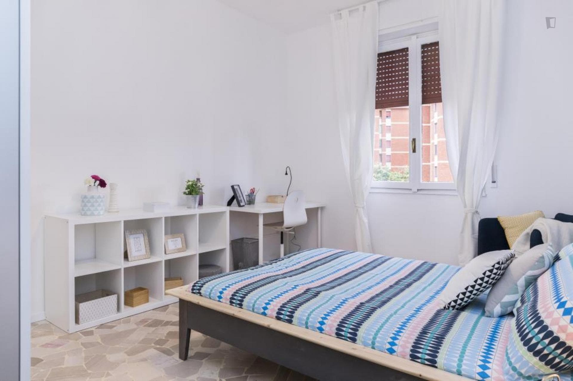 Charming double bedroom in a 3-bedroom apartment near Bande Nere metro station photo 1