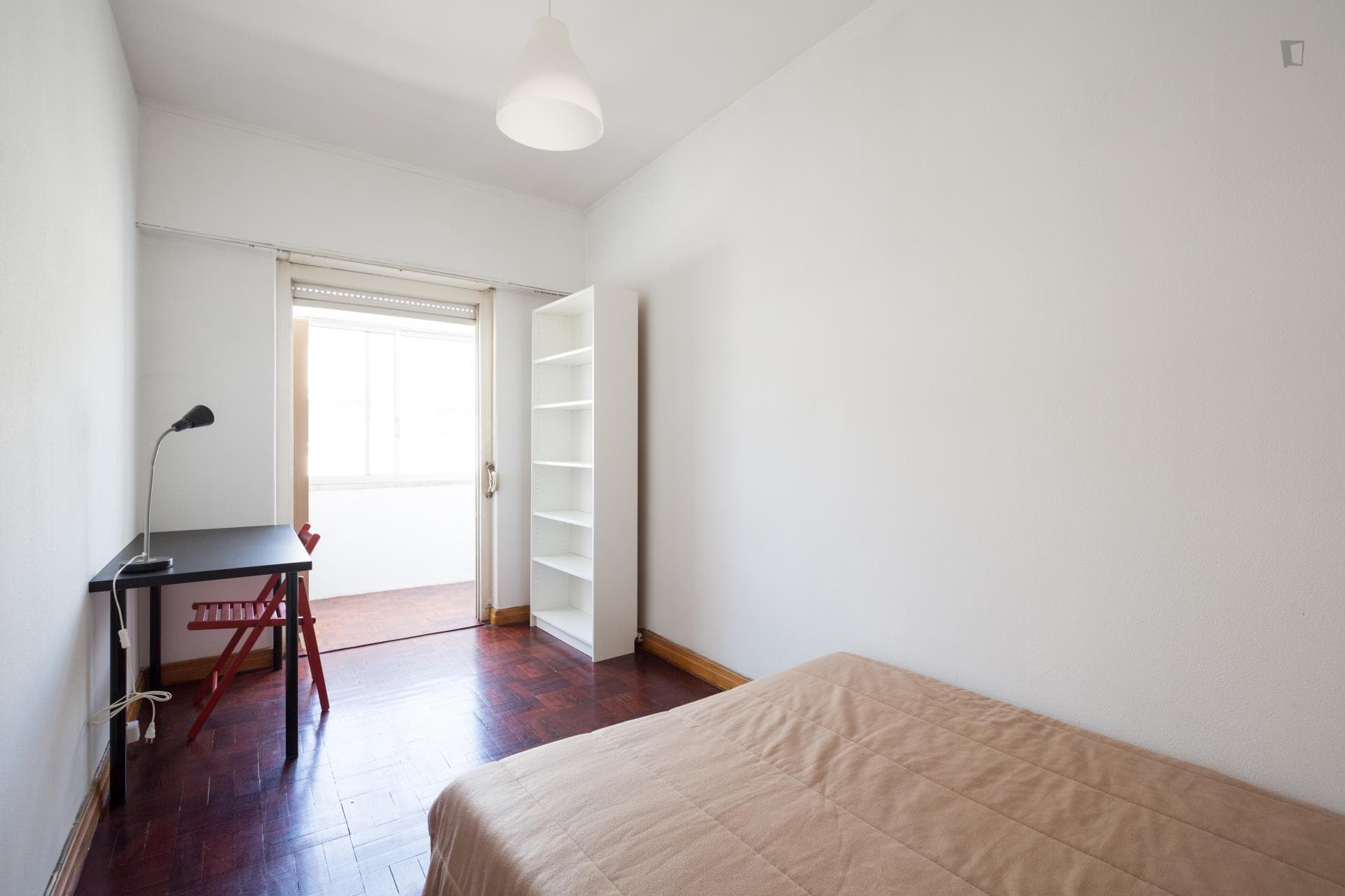 Cosy double bedroom in a residence in the Alcântara neighbourhood photo 1
