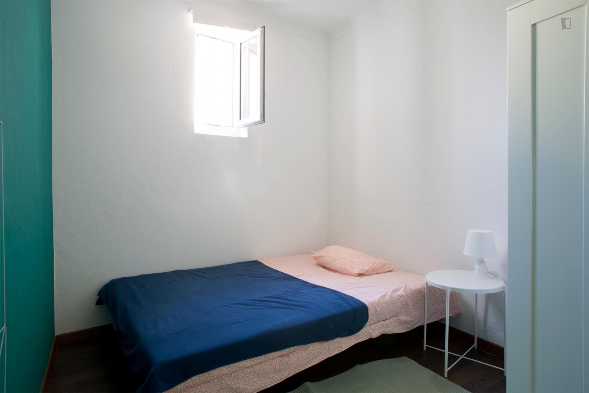 Enjoyable double bedroom next to Instituto Superior de Agronomia photo 1