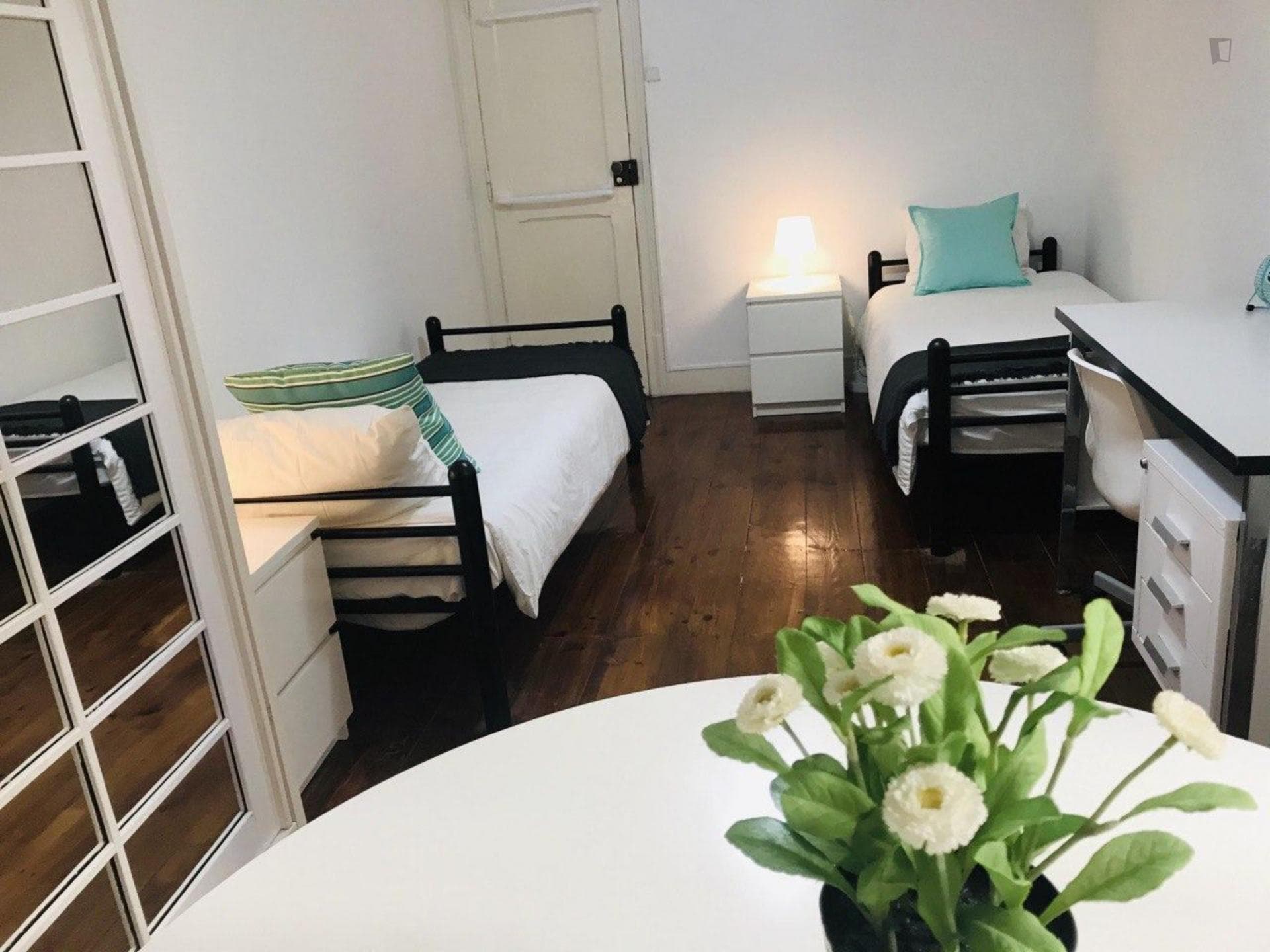 Nice twin bedroom in a residence, near Instituto Superior Técnico de Lisboa photo 1