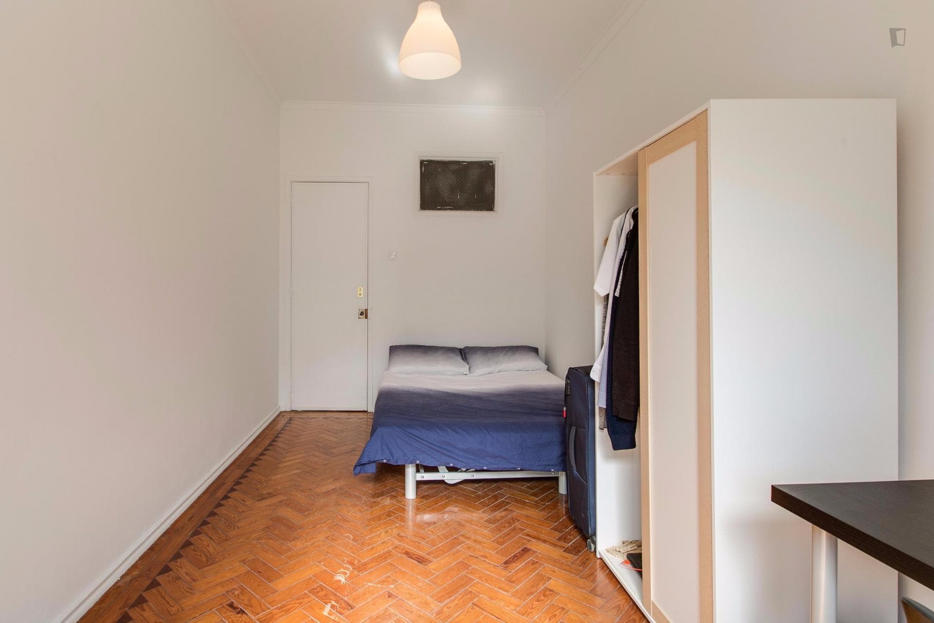 Amazing double bedroom not far from Universidade Católica de Lisboa photo 1