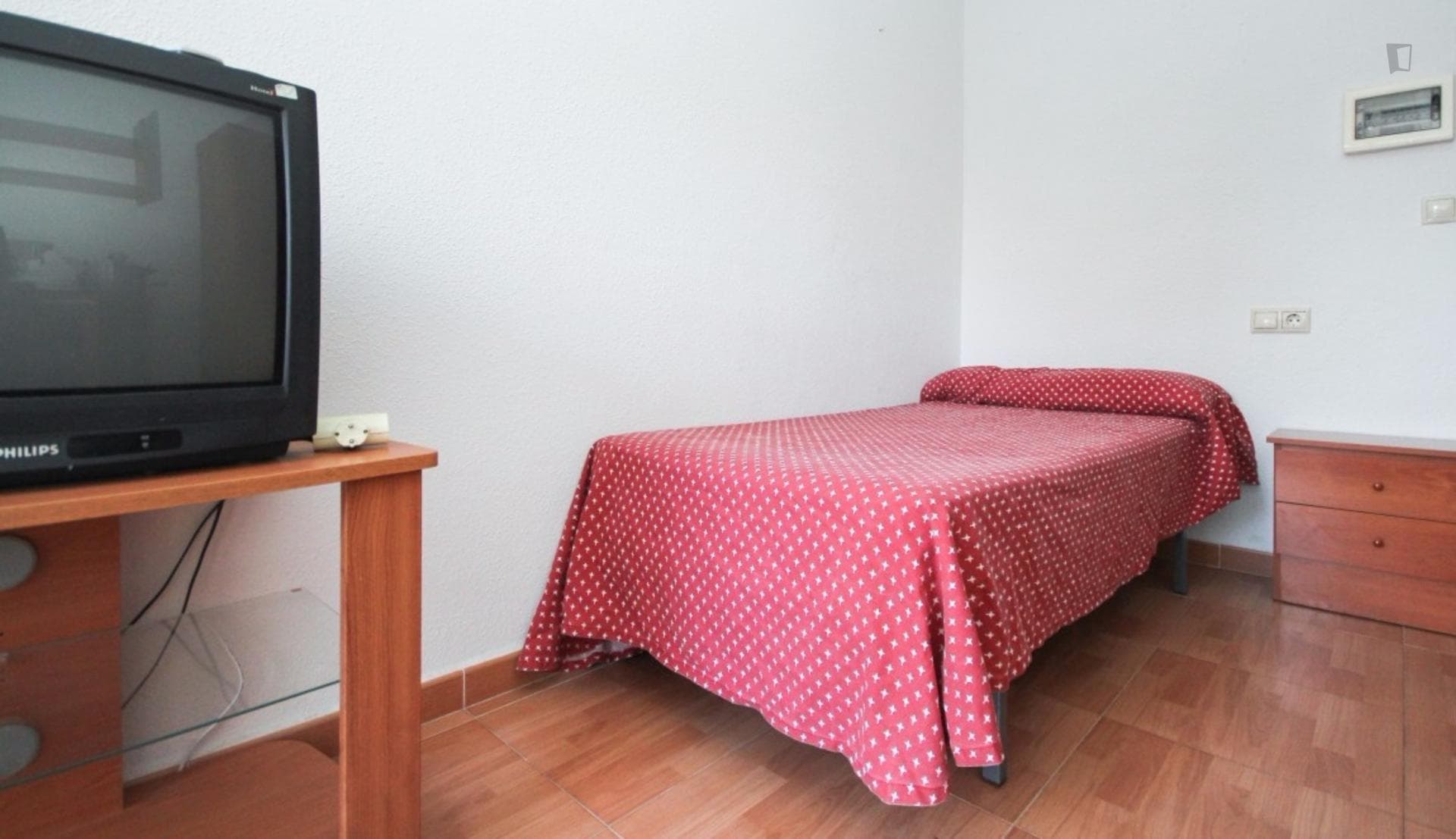 Interesting single bedroom in the centre of Granada photo 1