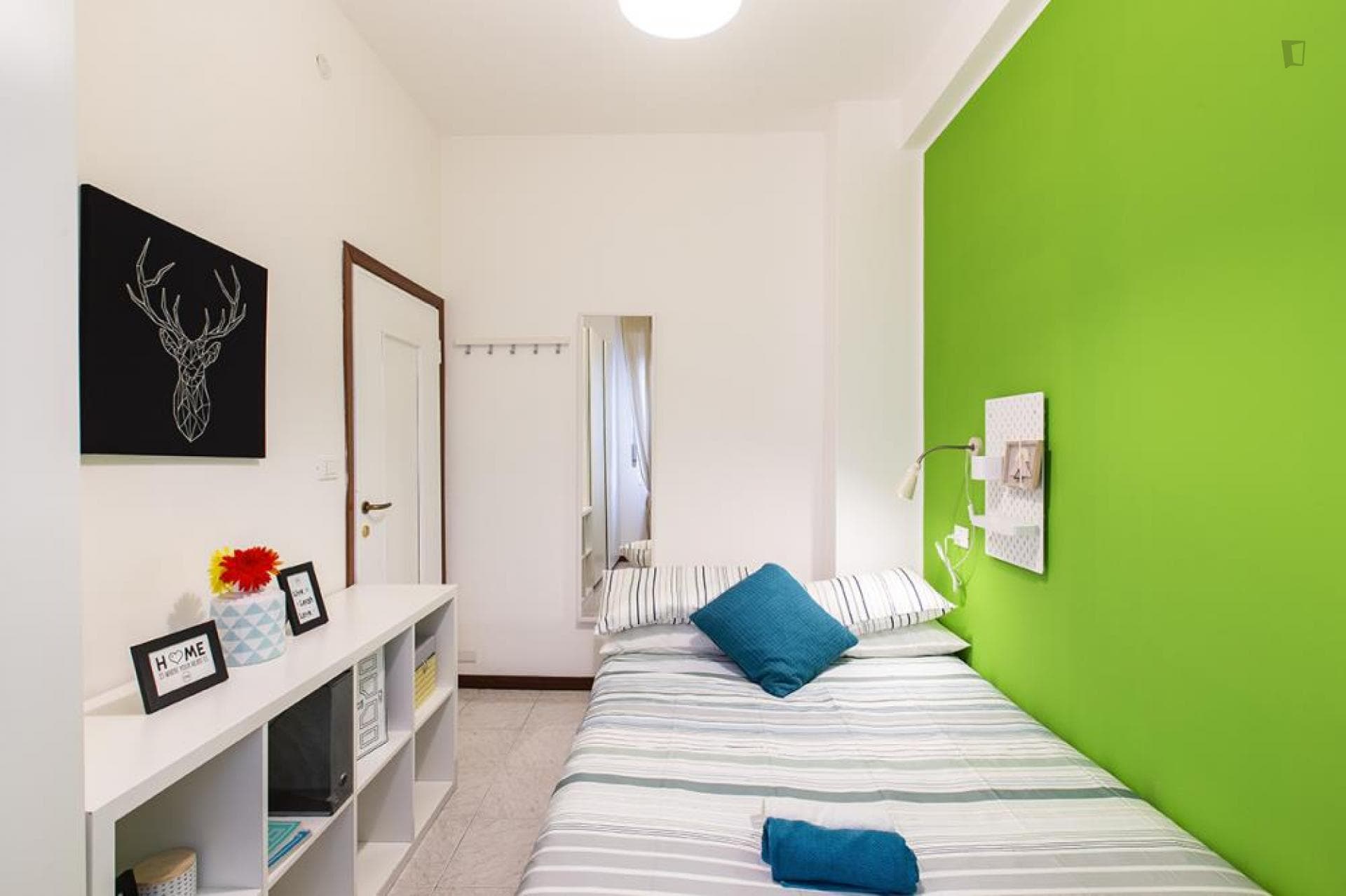 Pleasant double bedroom near Bande Nere metro station photo 1