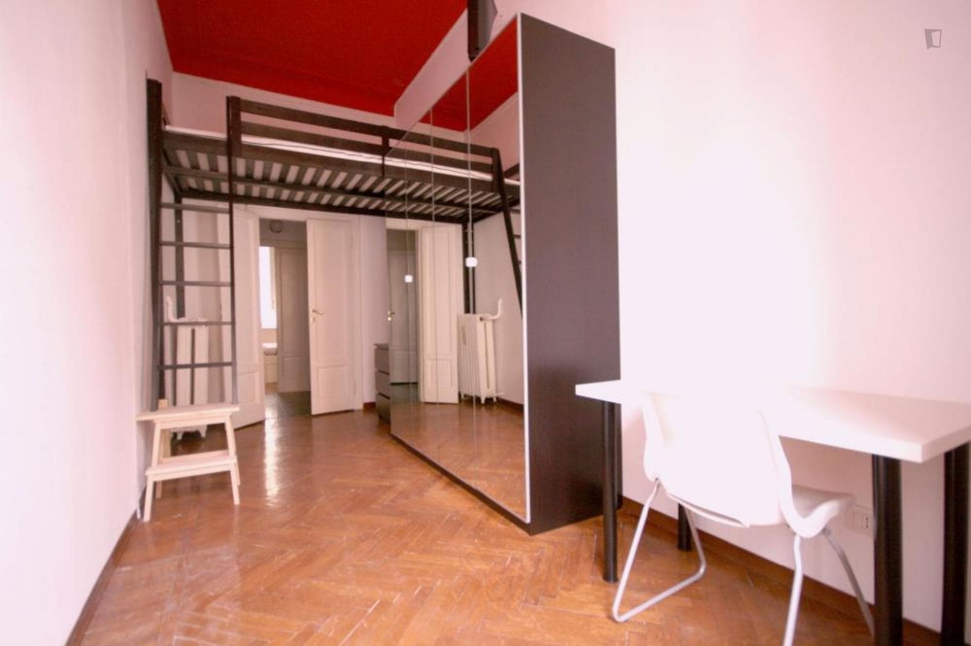 Charming double bedroom near Lima metro station photo 1