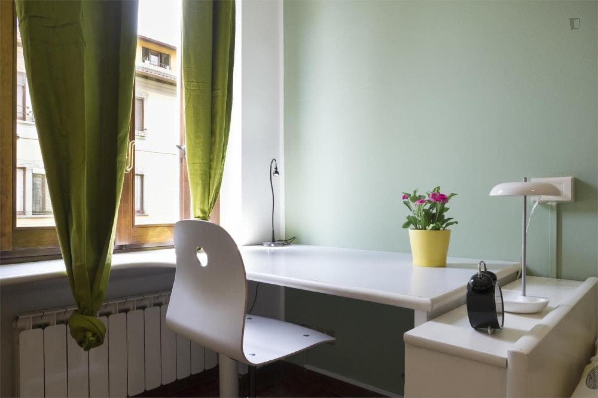 Cozy single bedroom in a 4-bedroom apartment near Porta Romana metro station photo 1