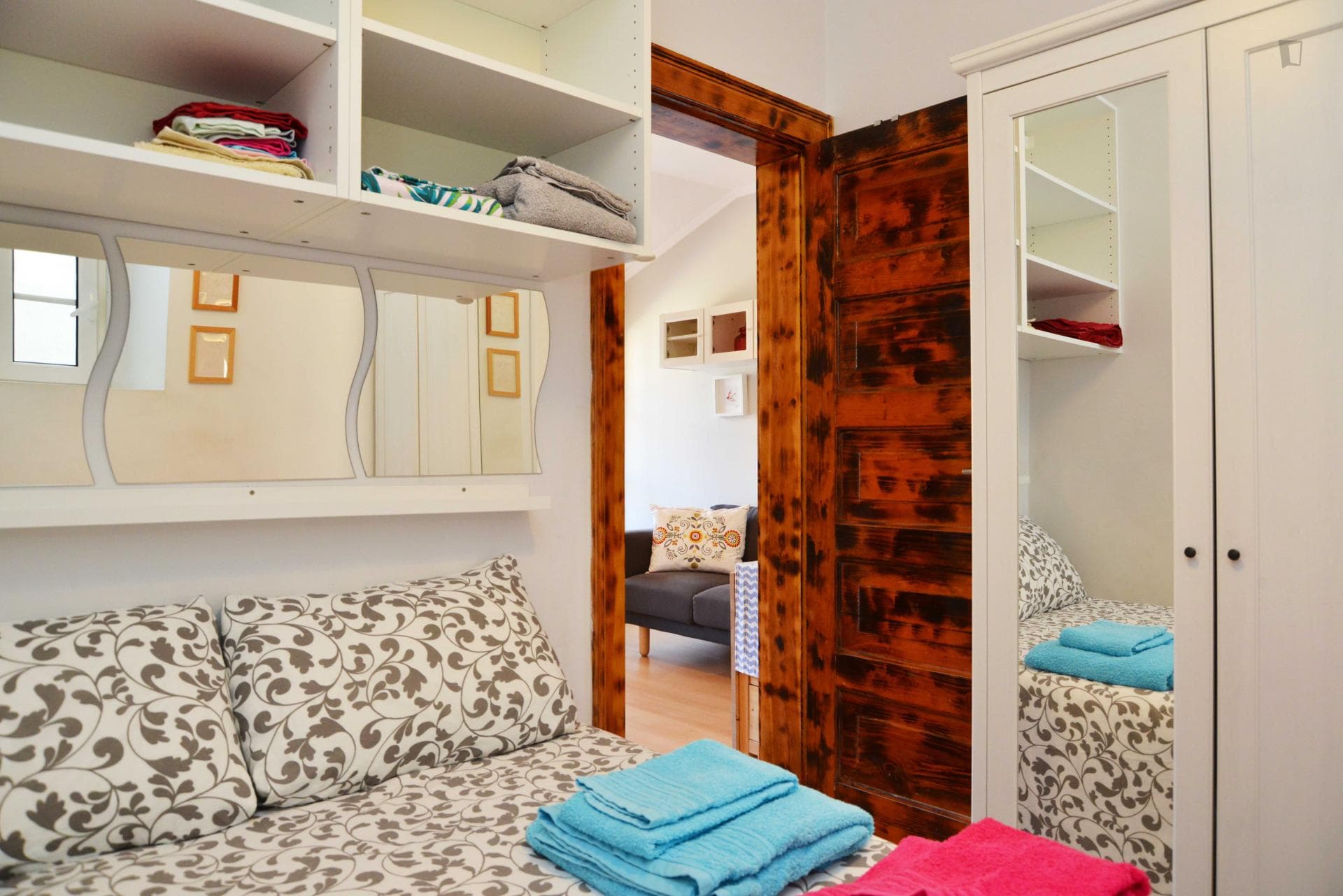 Cool 1-bedroom apartment in Intendent neighbourhoud, very close to the city centre photo 1