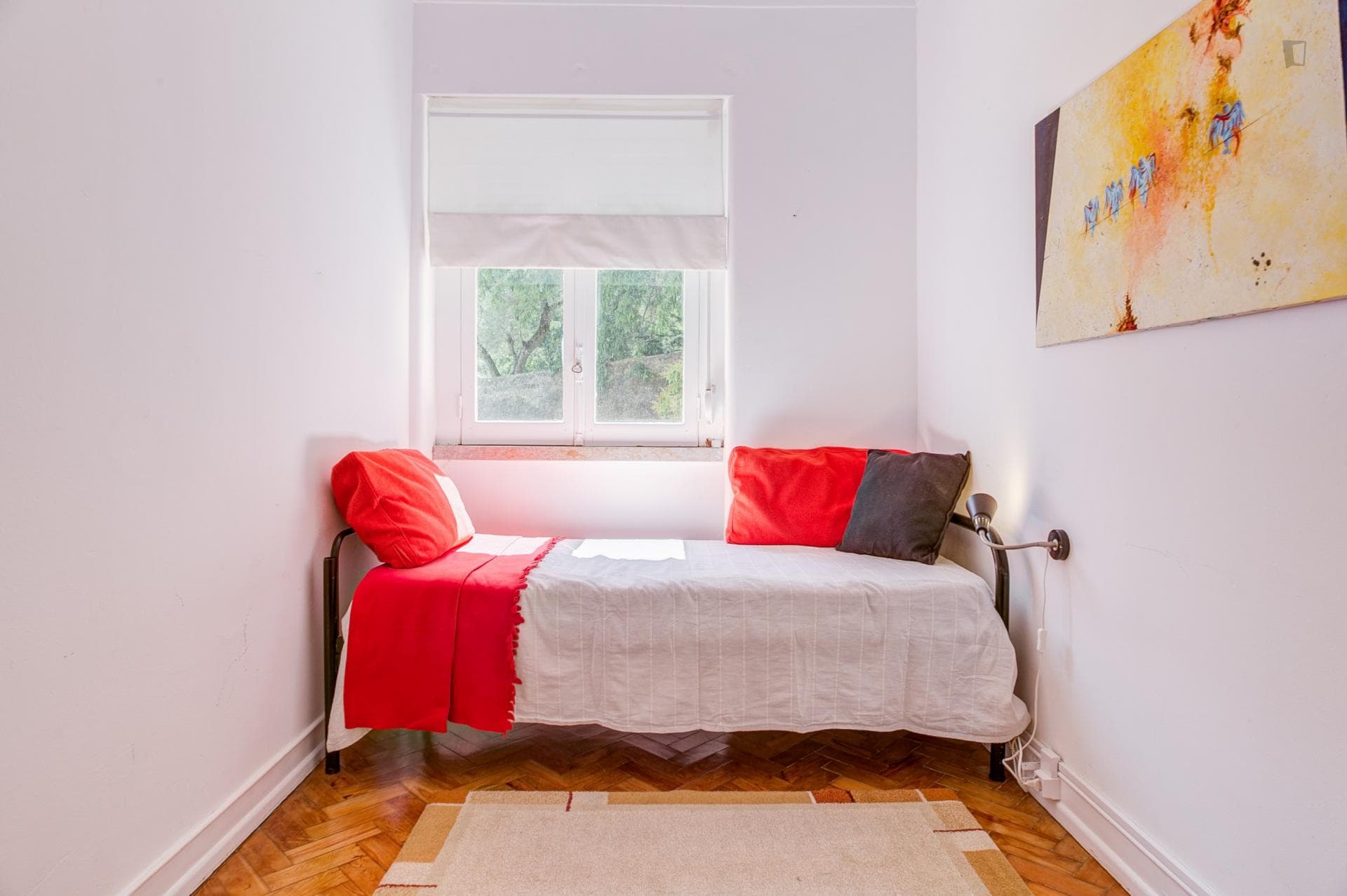Inviting single bedroom near the El Corte Inglés shopping centre photo 1