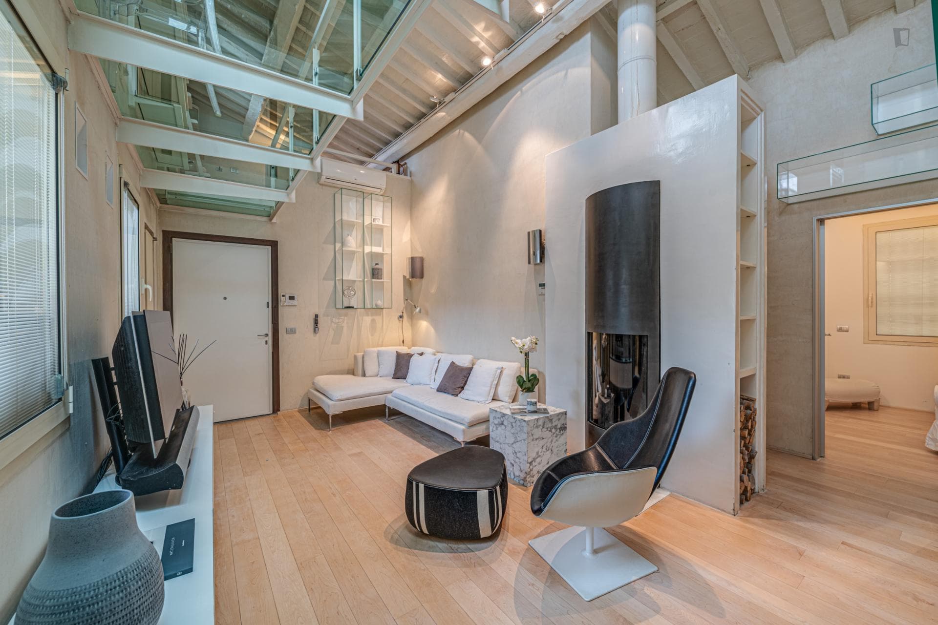 2-bedroom apartment, with outdoor area photo 1