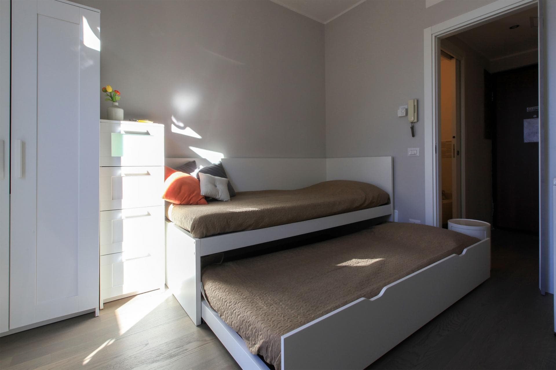 Comfortable studio apartment in Morivione area photo 1