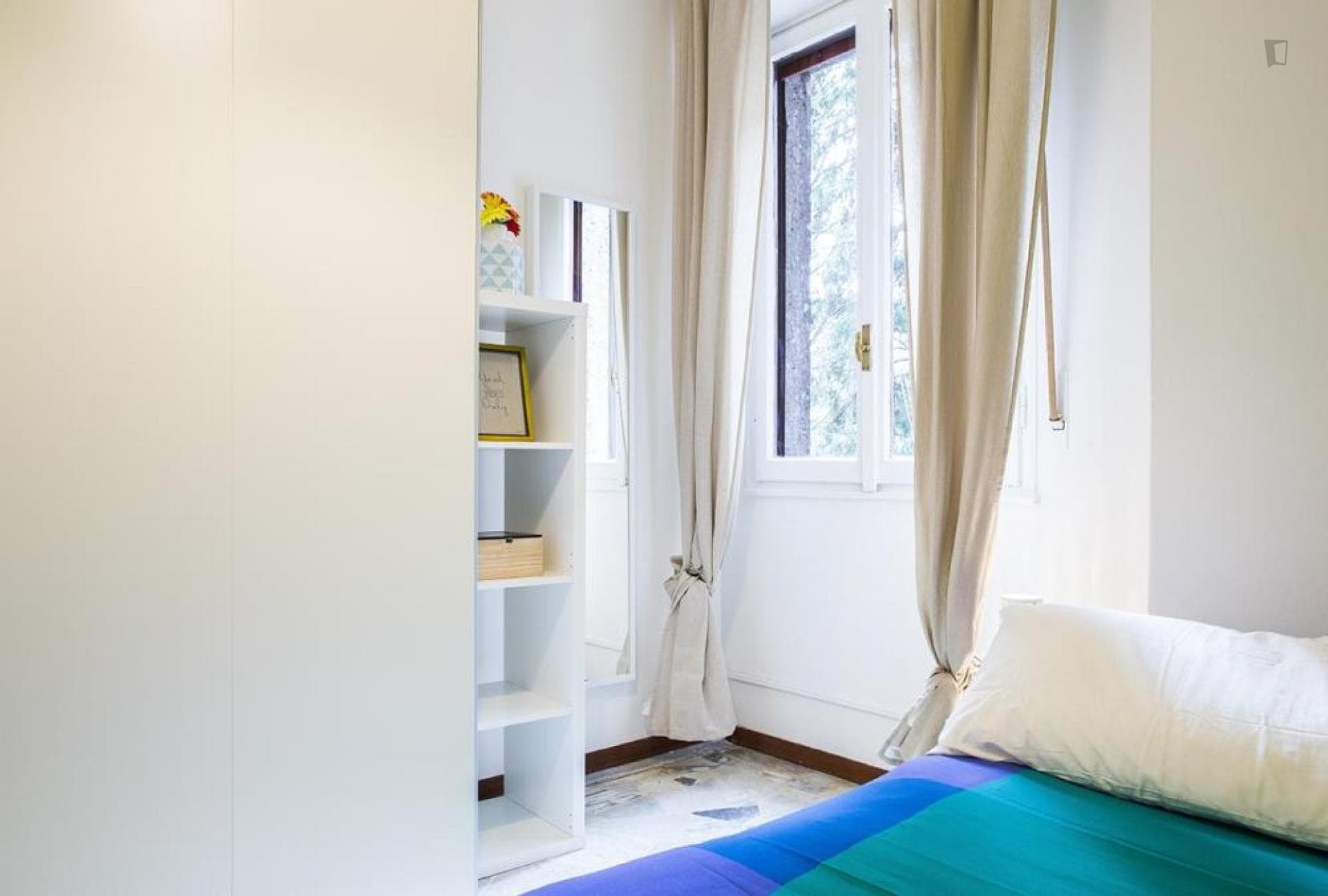 Beautiful double bedroom in a 4-bedroom apartment near Bande Nere metro station photo 1