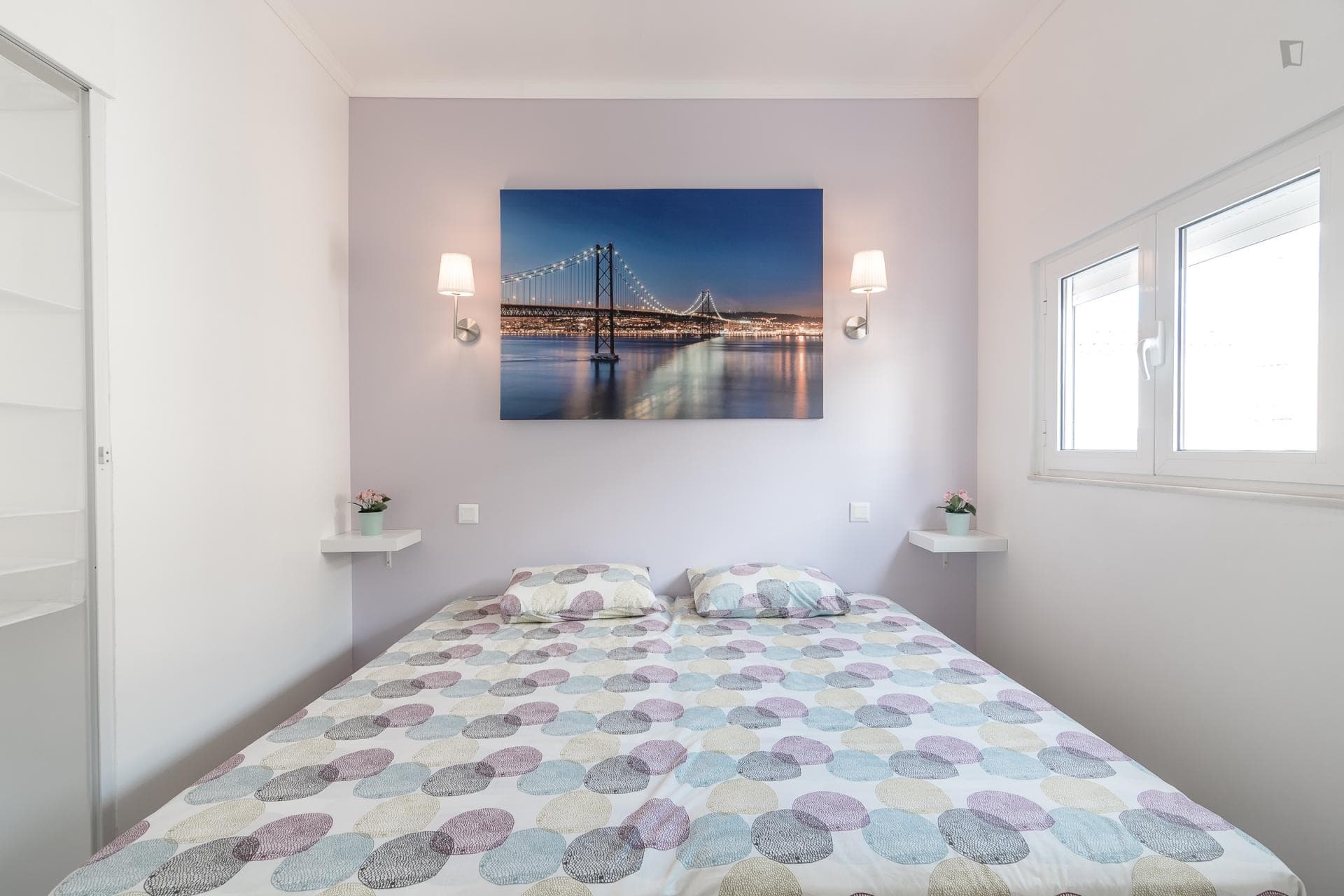 Lovely double bedroom in Campolide photo 1