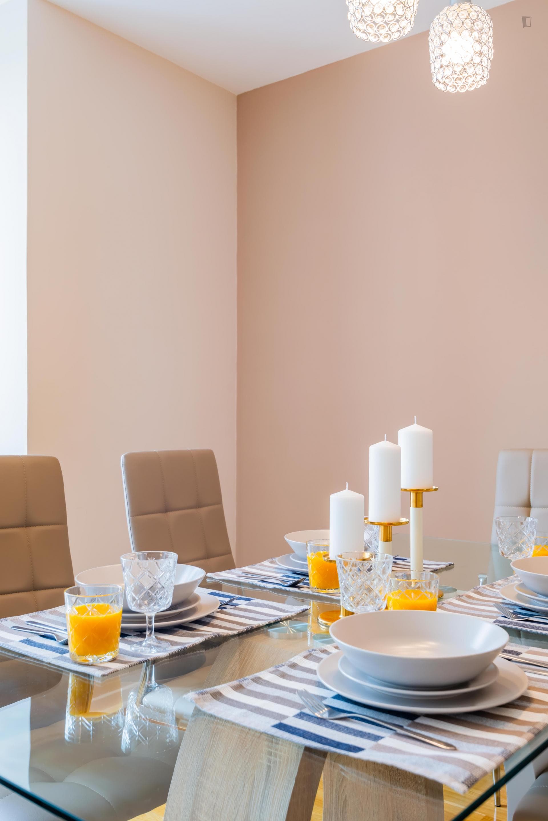 Bright 2-bedroom apartment near Farol da Guia photo 1