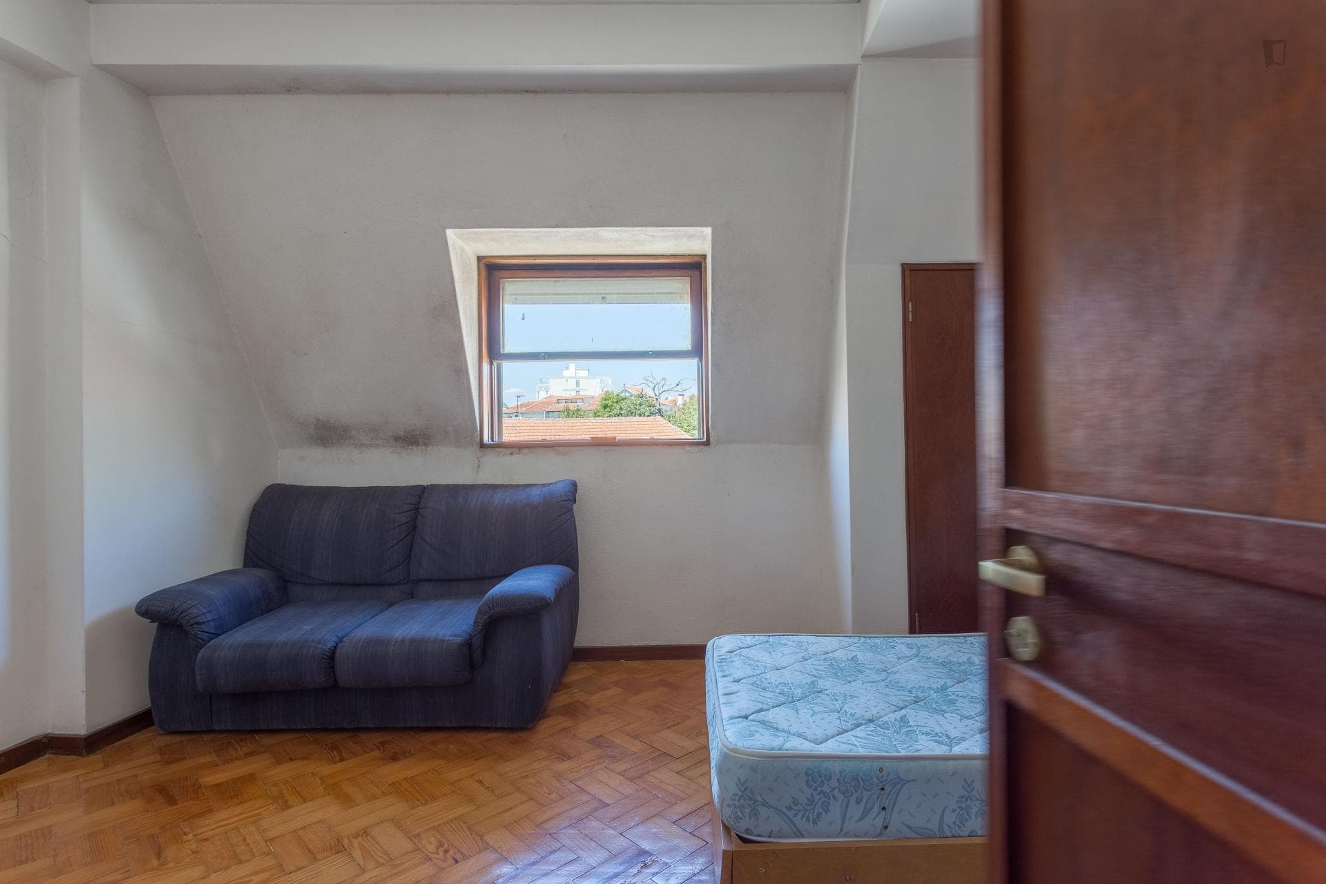 Comfy single bedroom in a 3-bedroom flat, near Universidade Fernando Pessoa photo 1