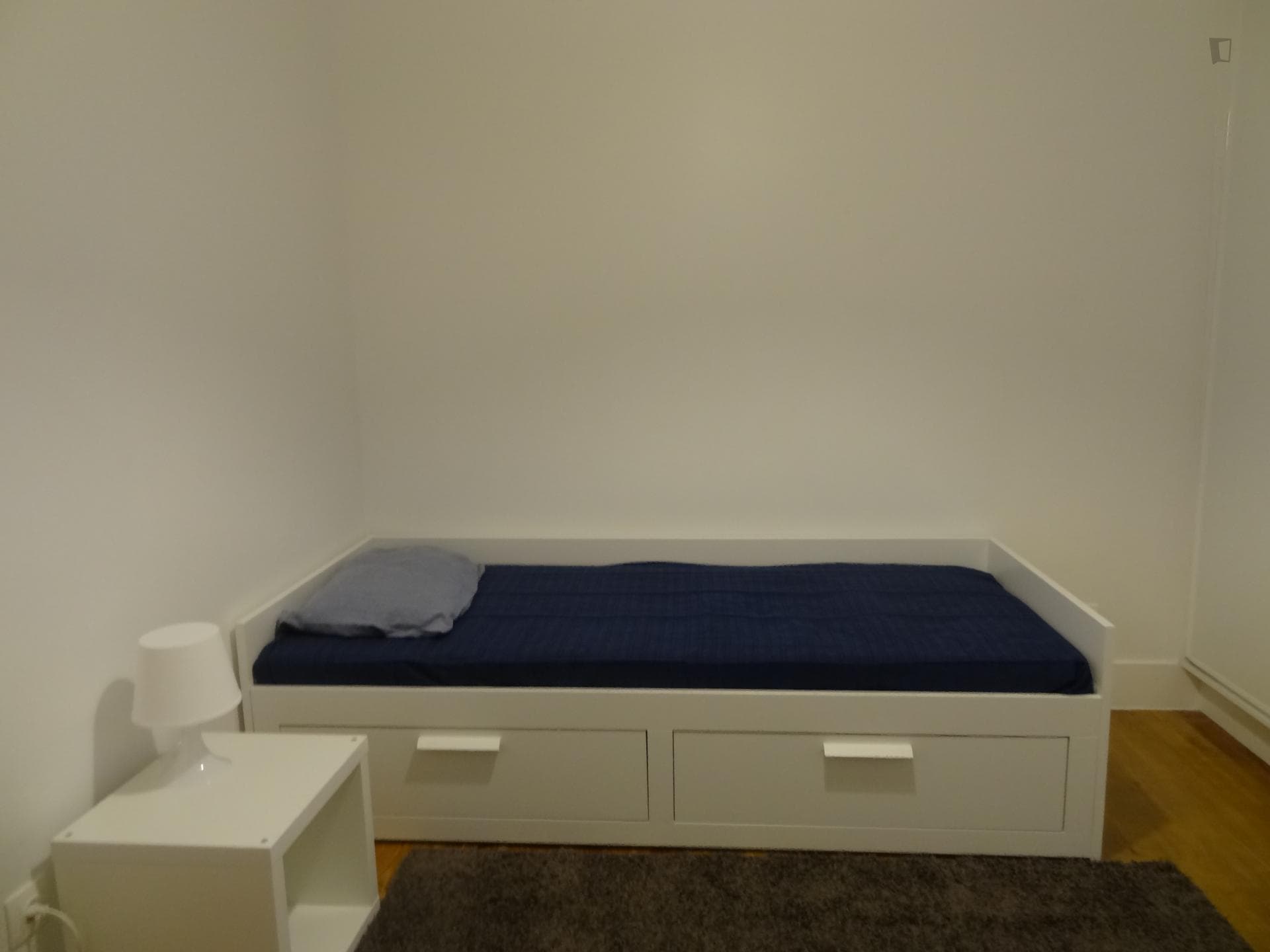 Simple single bedroom in Penha de França photo 1