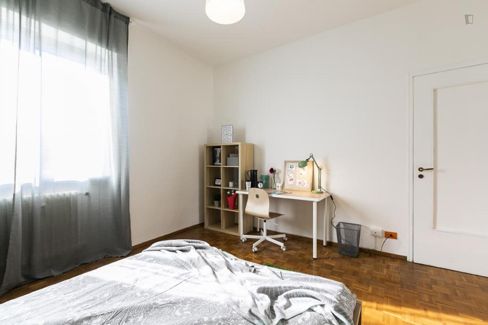 Charming double bedroom in a 3-bedroom apartment near Parco Pasubio-Libertà photo 1