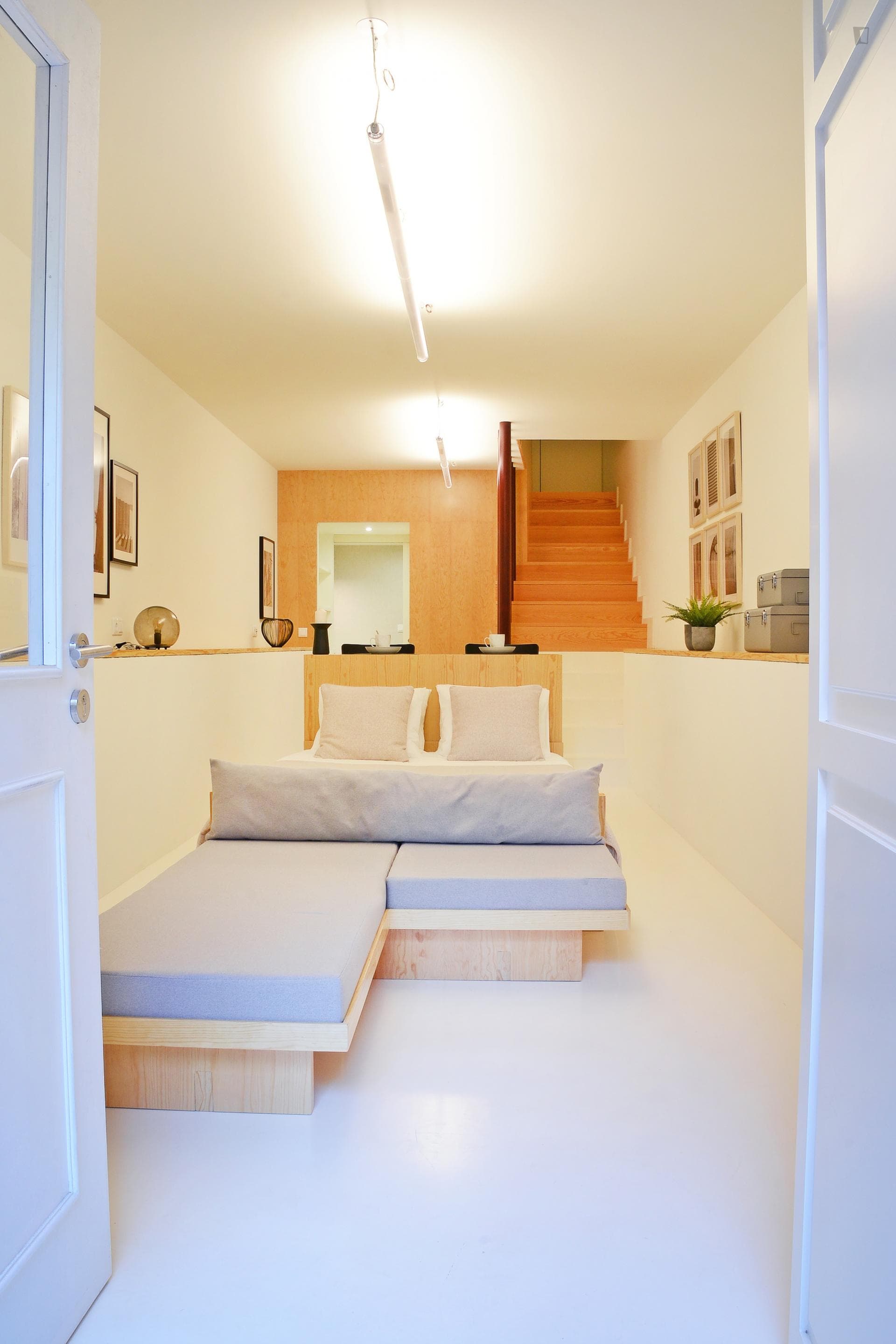 Modern 2-bedroom apartment near Aliados metro station photo 1