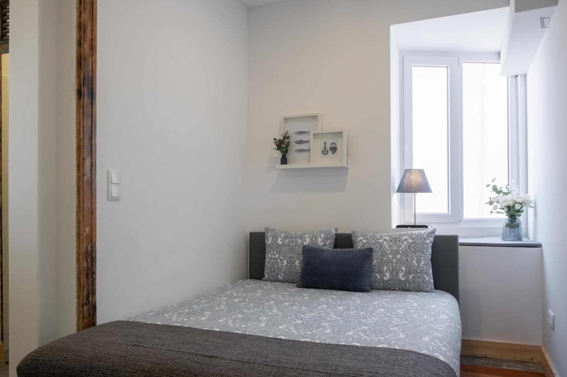 Welcoming double ensuite bedroom near the Câmara de Gaia metro photo 1