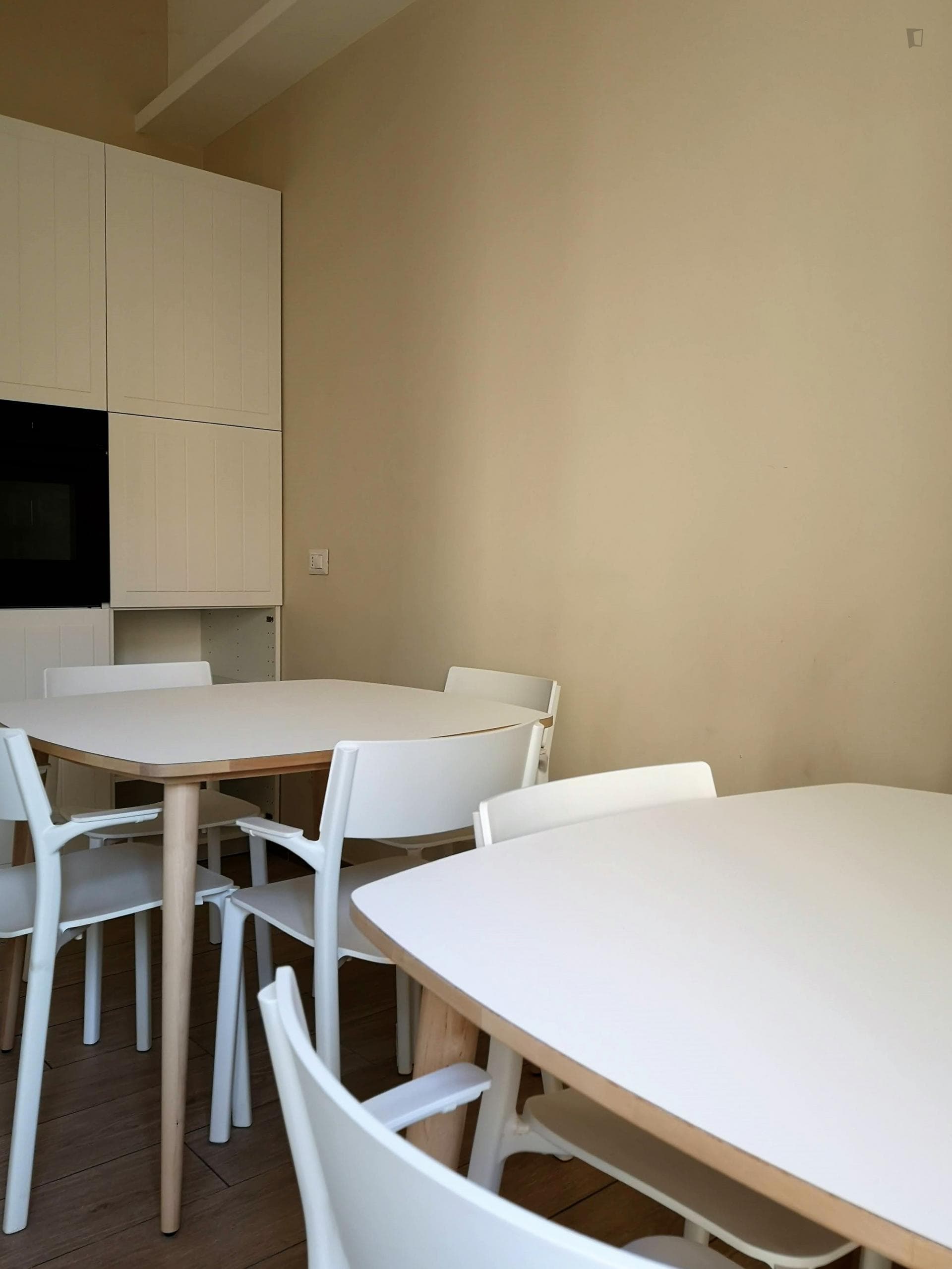 Ensuite double bedroom with balcony in a 5-bedroom apartment near the Pasteur metro station photo 1