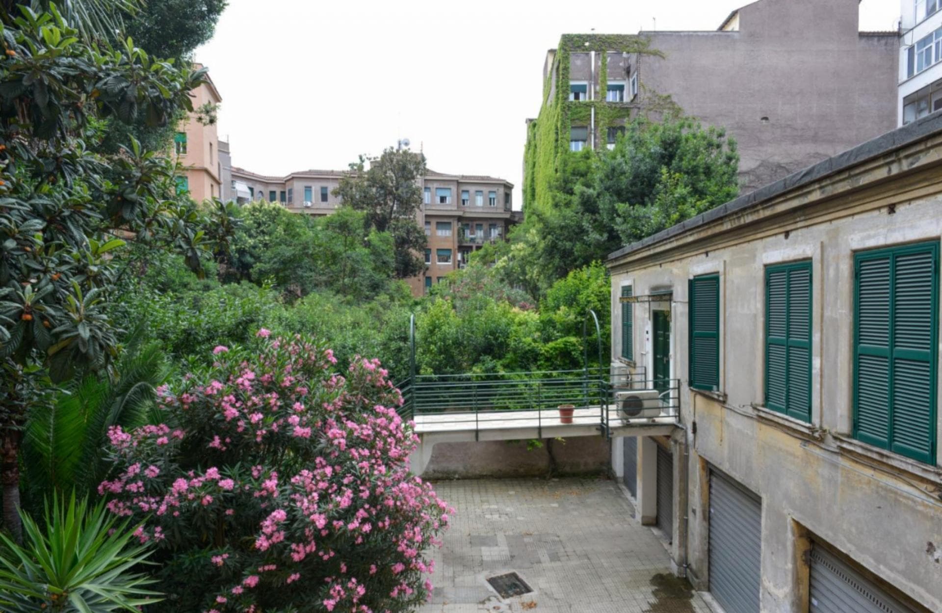 Tasteful ensuite double bedroom in a 3-bedroom flat, in Quartiere XV Della Vittoria photo 1