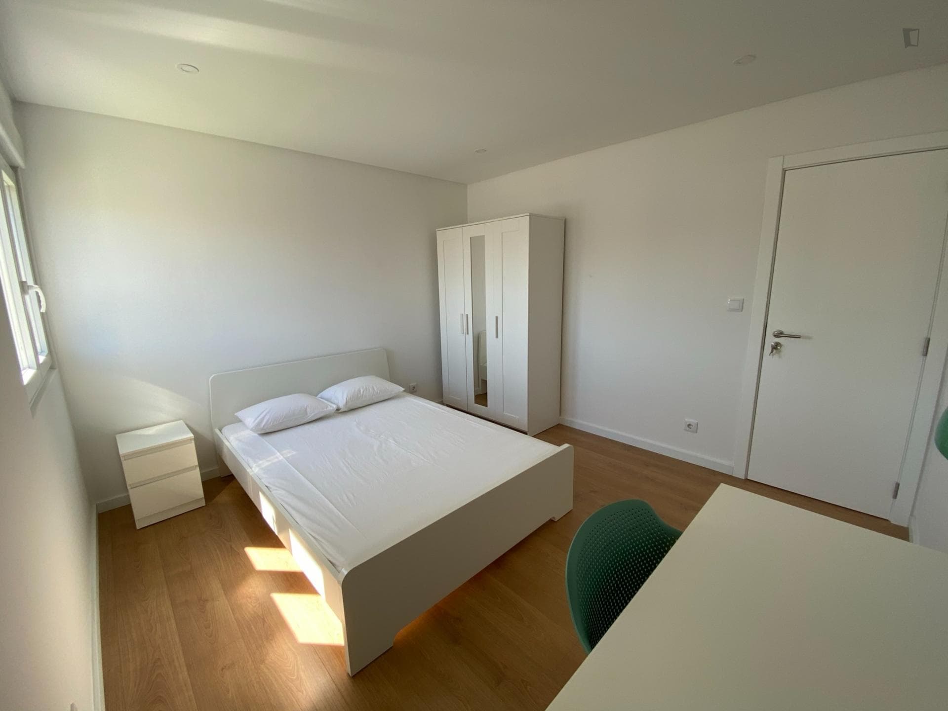 Double bedroom near Nova School of Business and Economics photo 1
