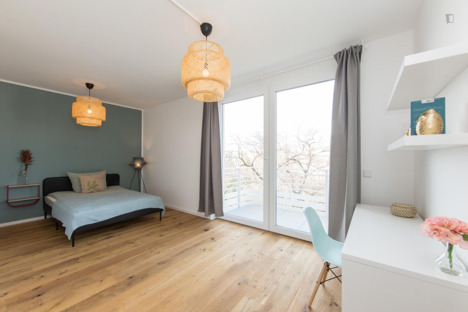 Double bedroom, with balcony, in 2-bedroom apartment photo 1