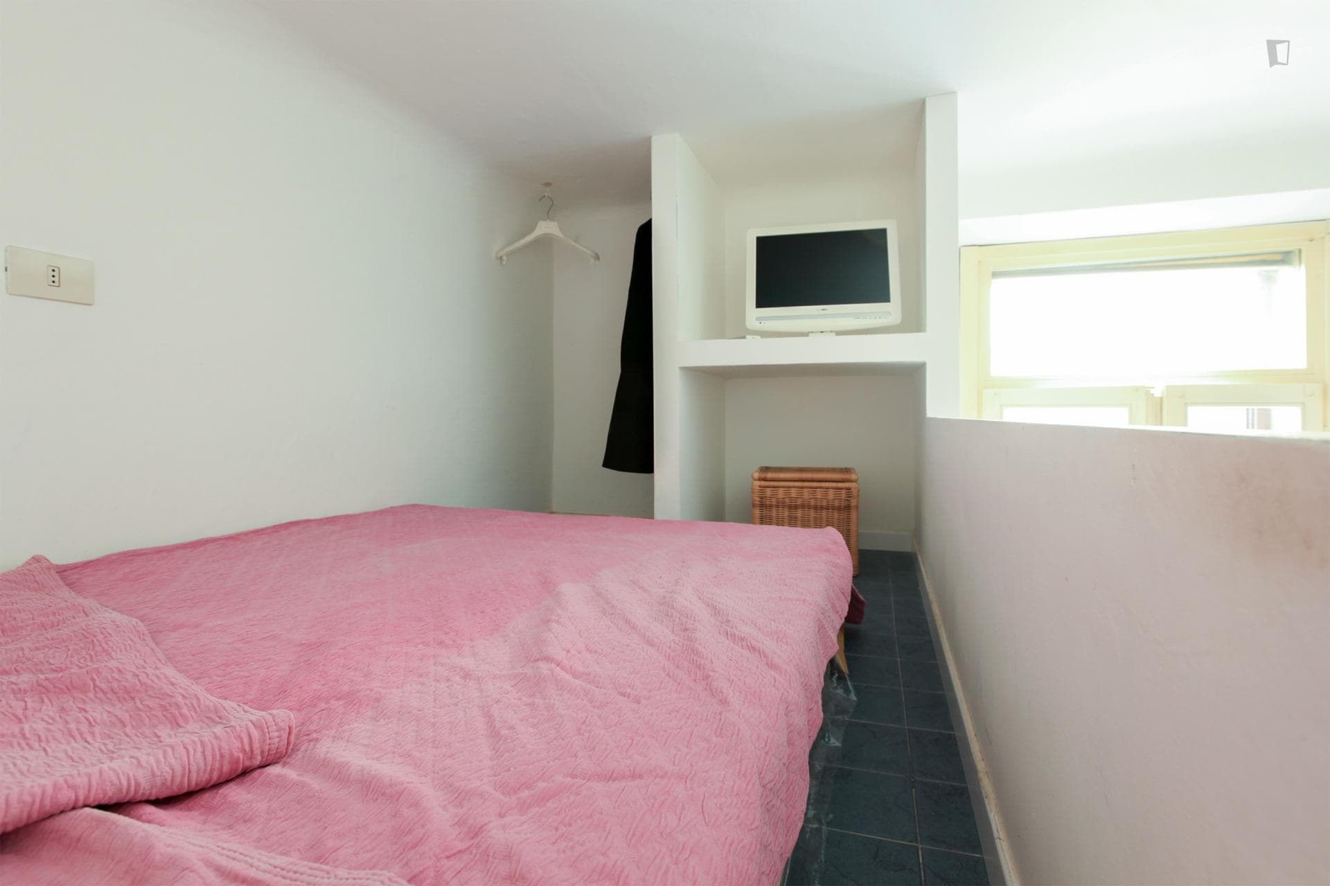 High-quality studio not too far from Università degli Studi di Milano photo 1