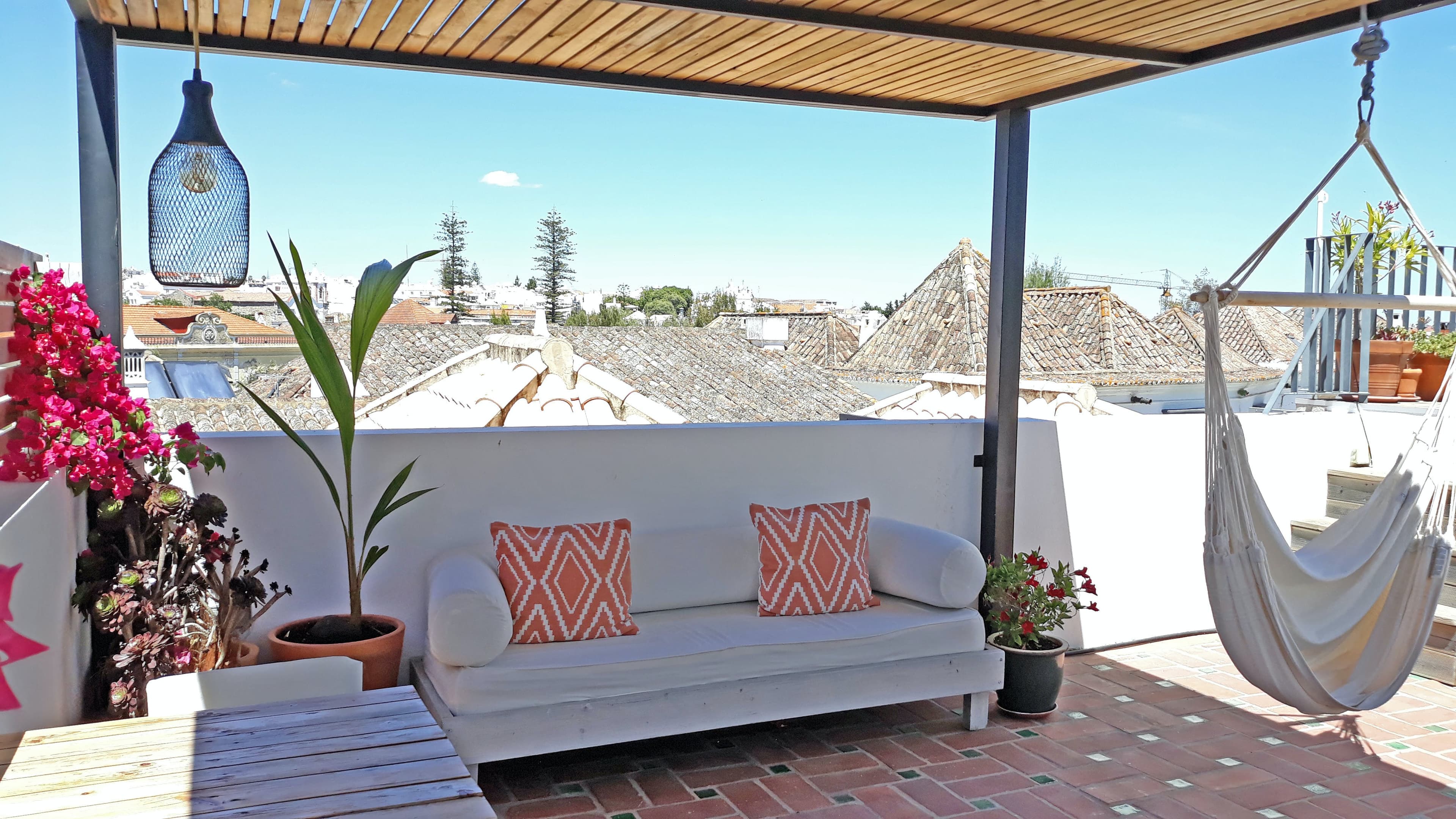 Traditional Sunny House w/ Rooftop Deck photo 1