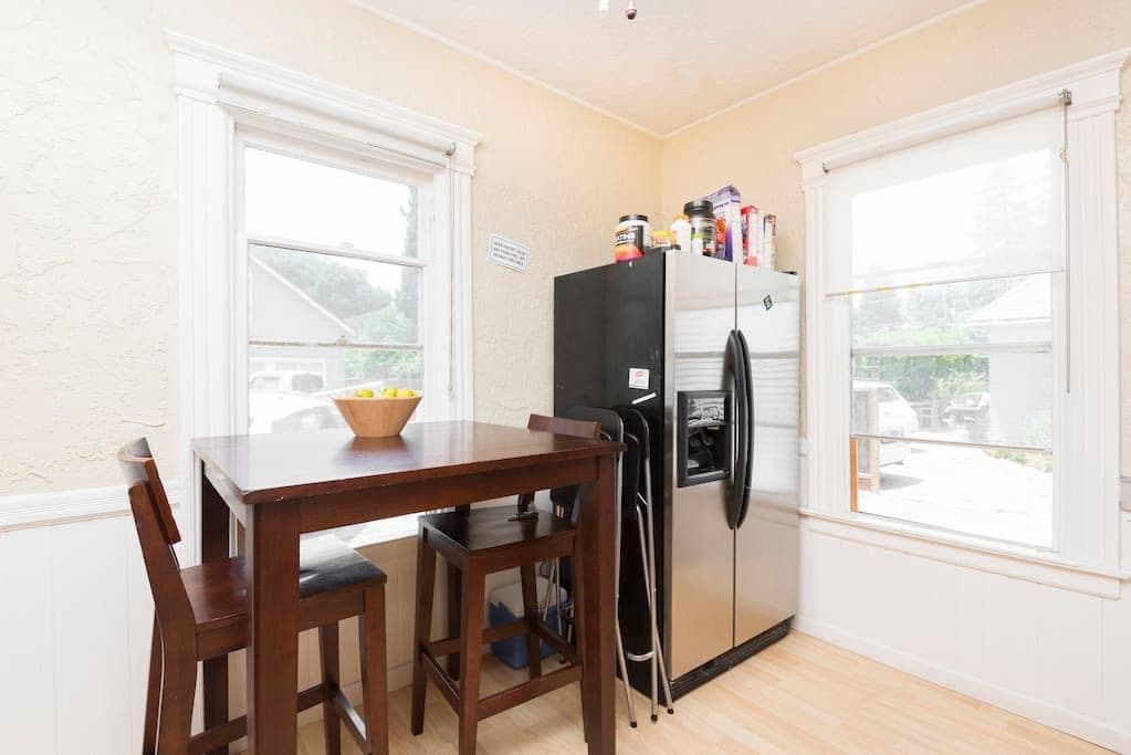 Spacious & Classic House w/ Workspace photo 1