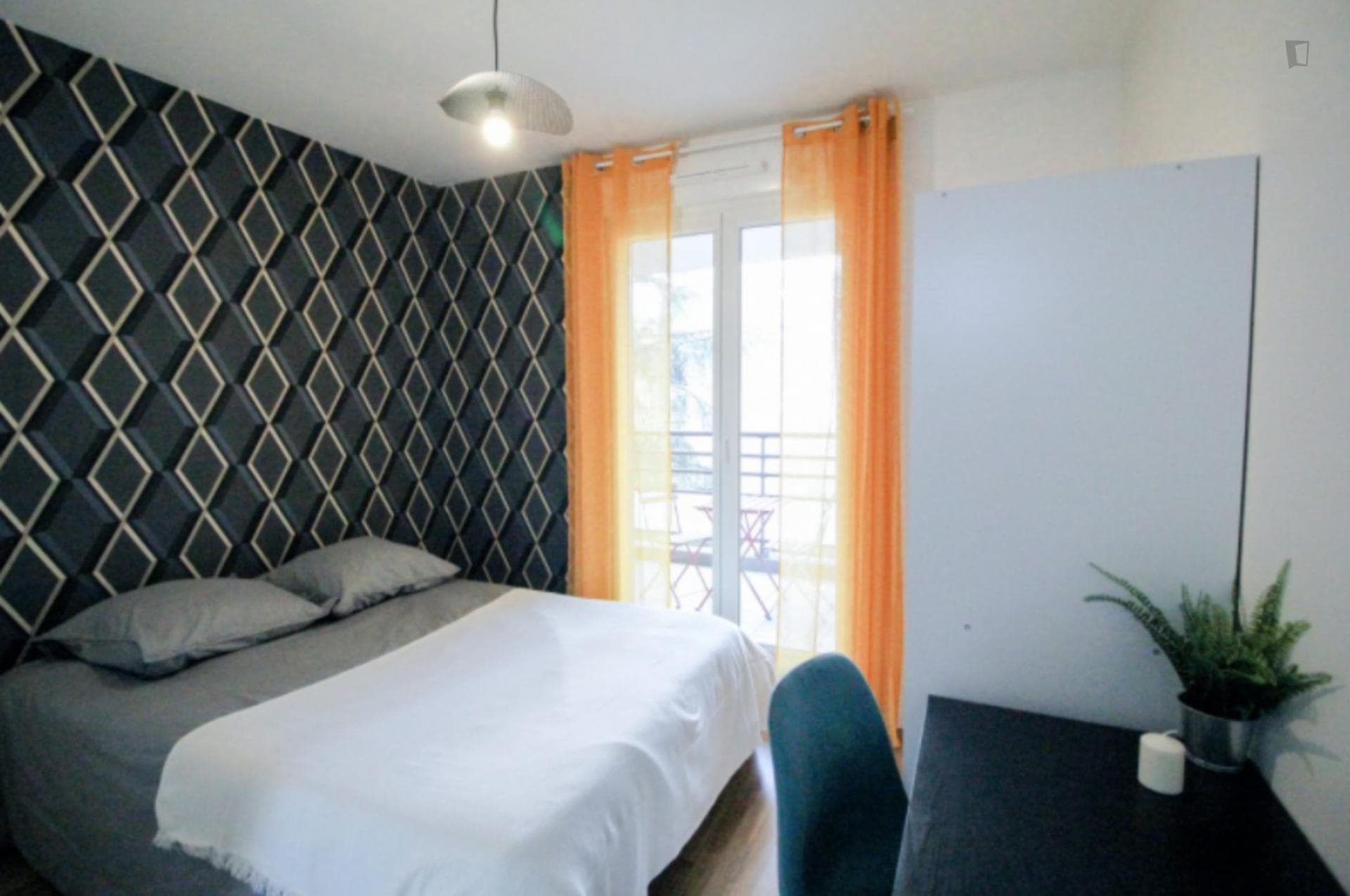 Warm and comfortable room – 12m² - LY010 photo 1