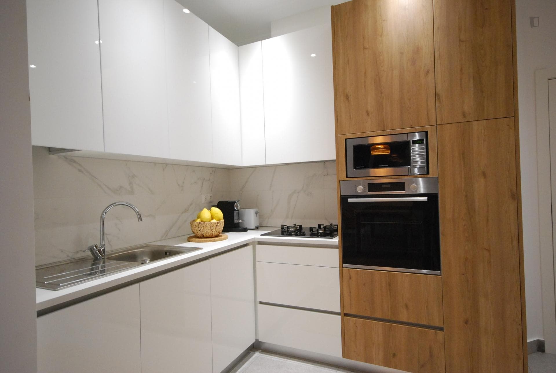 Cosy 2-bedroom apartment near Anjos metro station photo 1