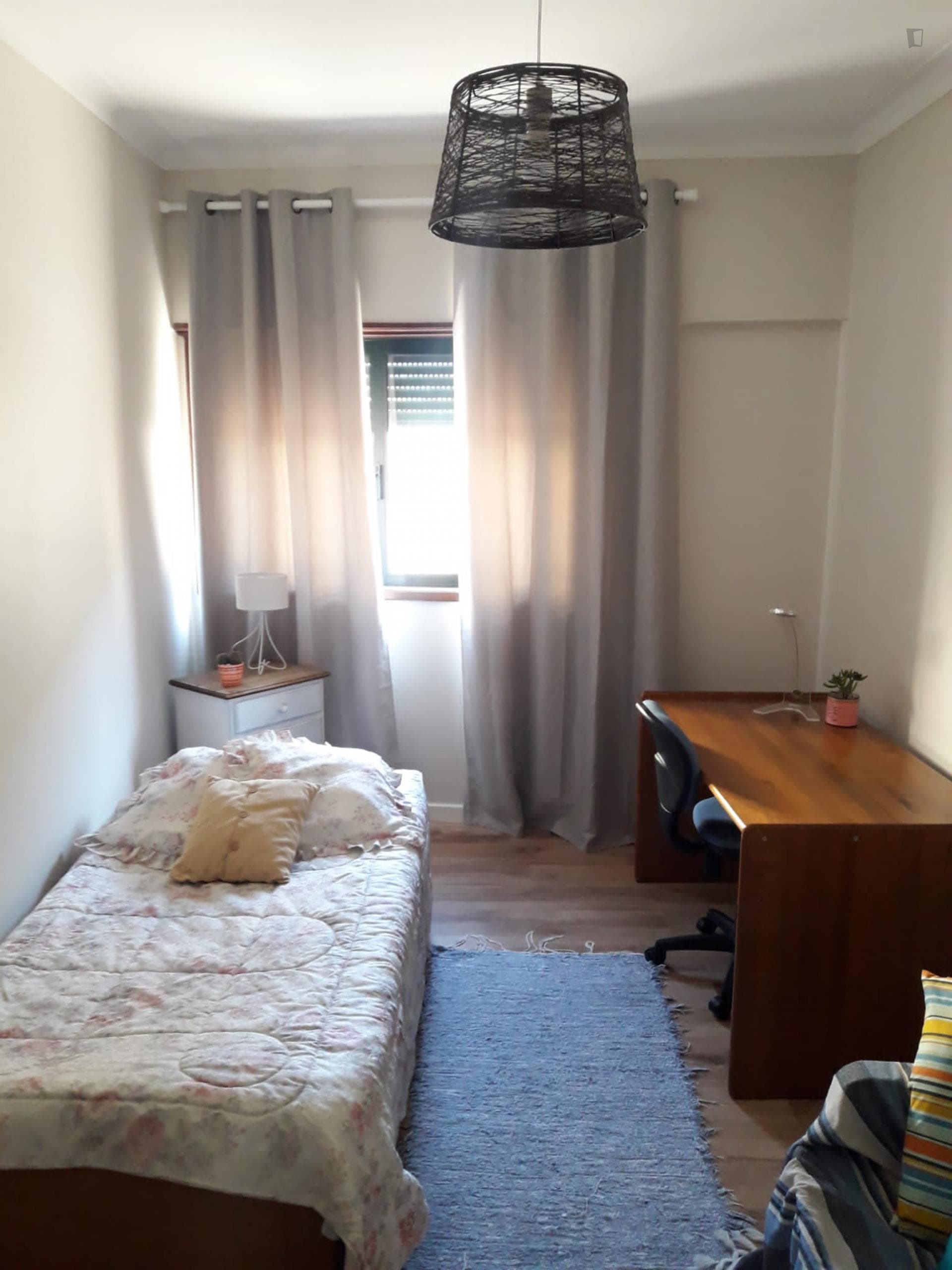 Nice single bedroom in Rio Tinto photo 1