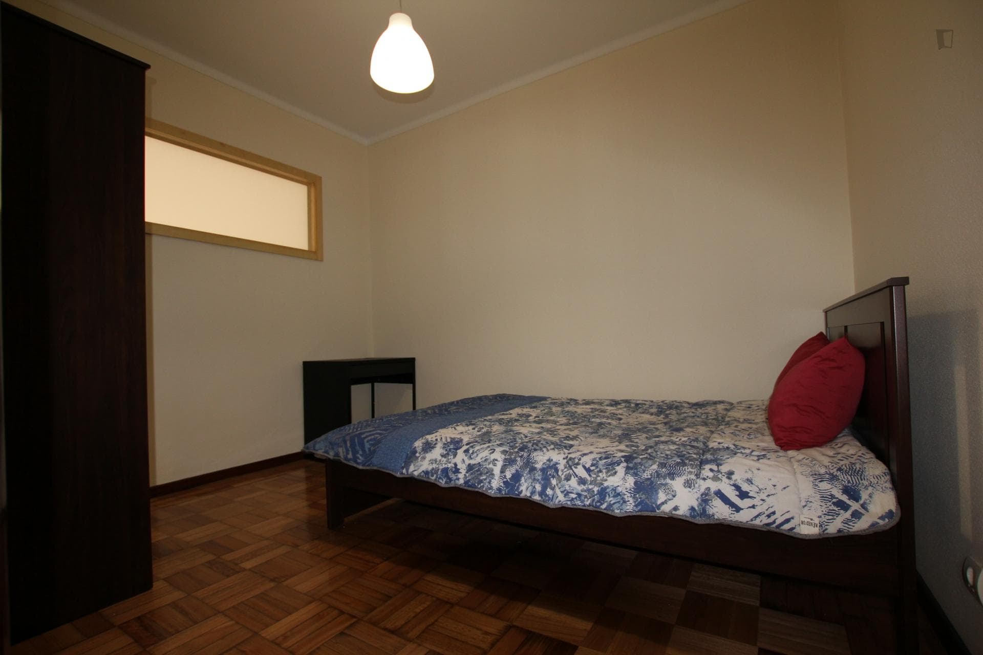 Pleasant double bedroom near Universidade Católica Portuguesa photo 1