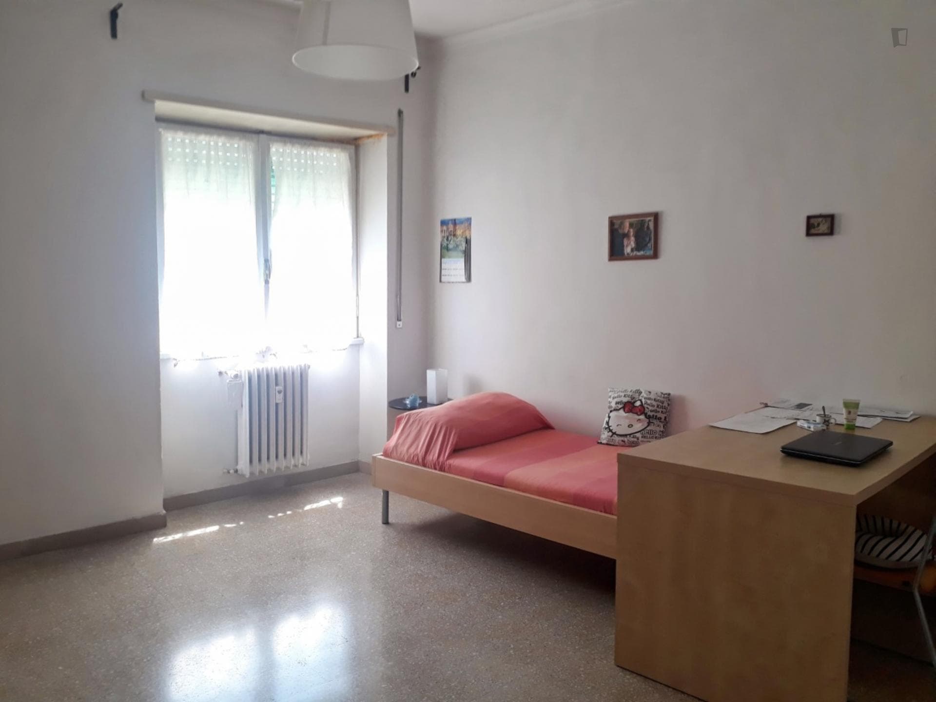 Single bedroom in a 3-bedroom apartment near Jonio metro station photo 1