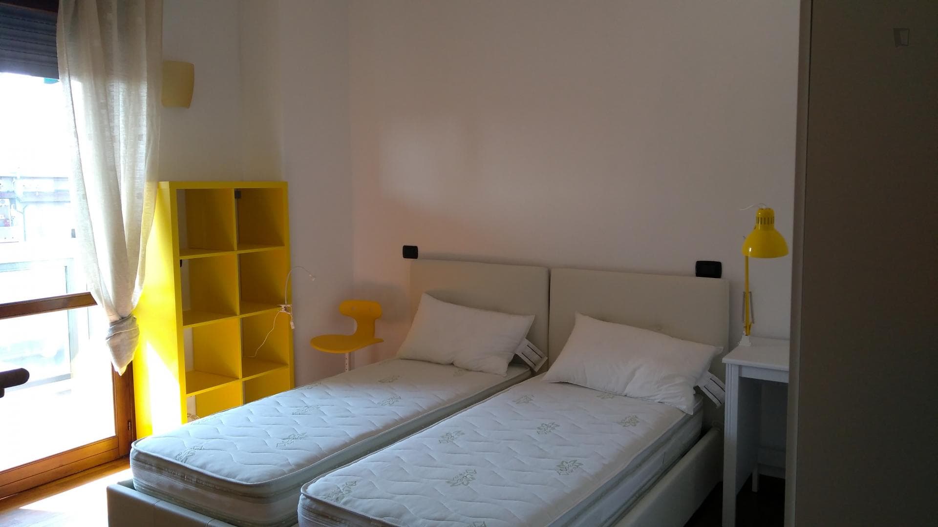Neat twin bedroom with a balcony near Politecnico Bovisa Campus photo 1