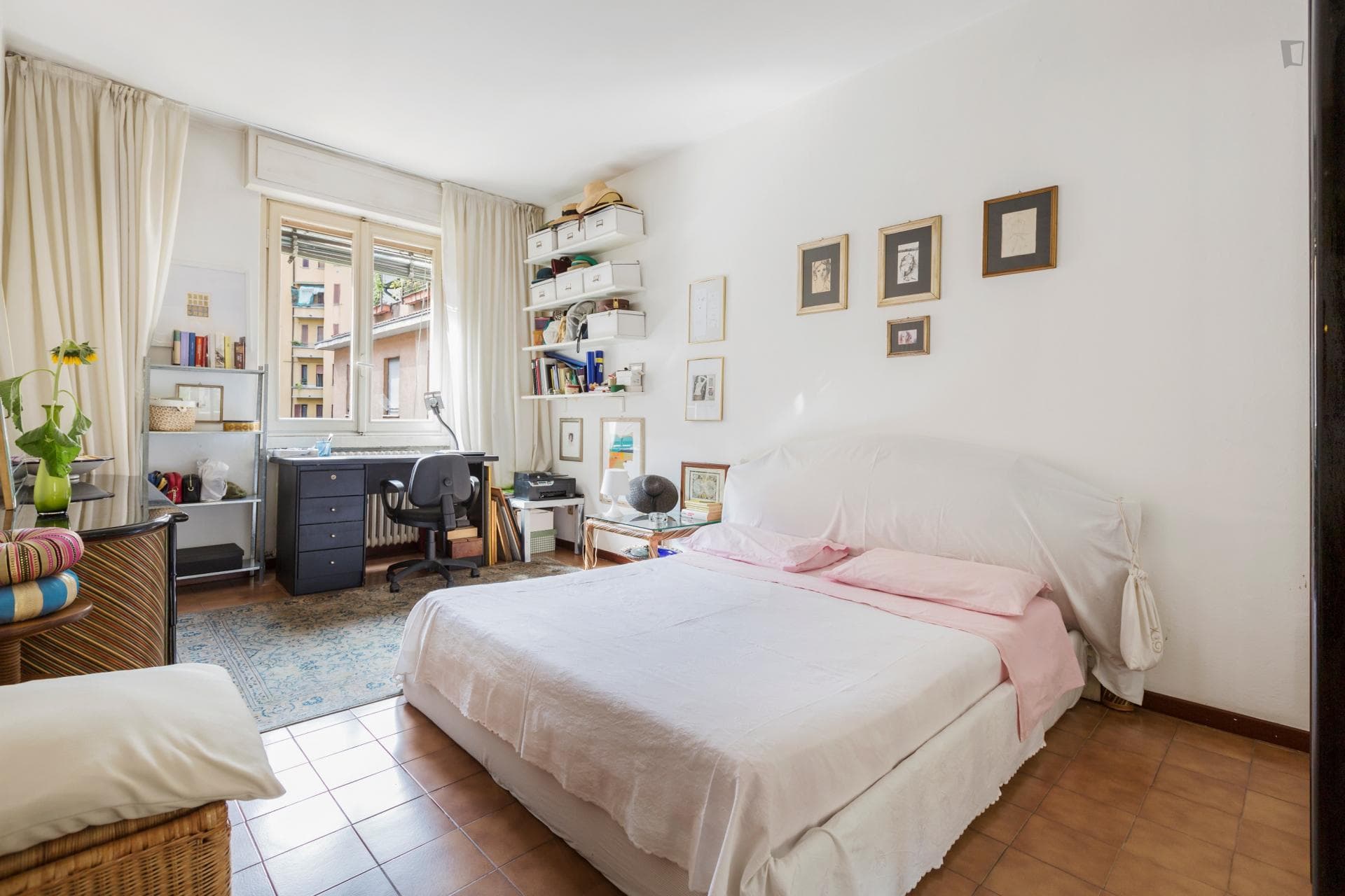 Neat double bedroom in Calvairate neighbourhood photo 1
