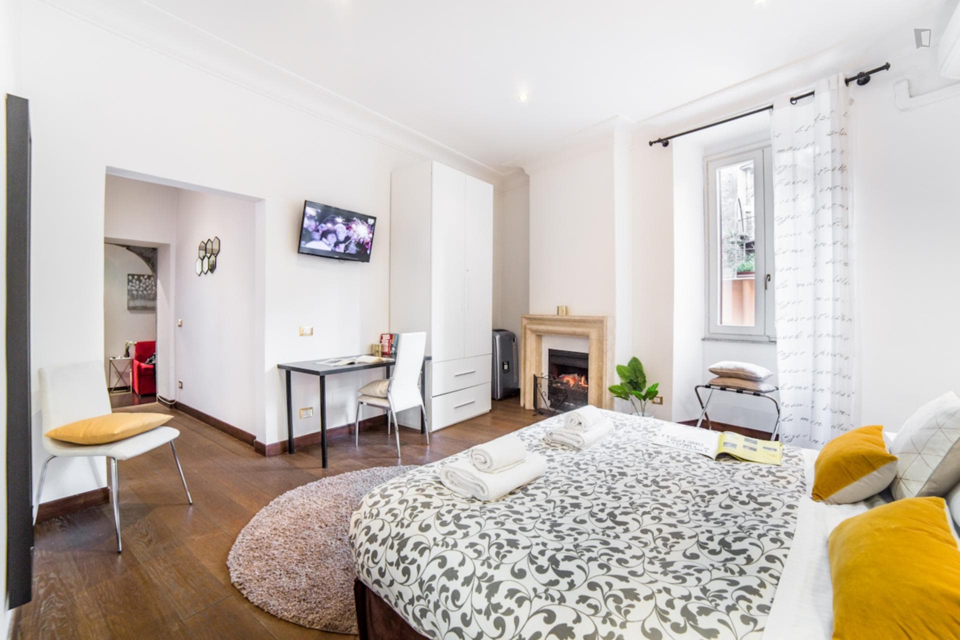 SPACIOUS AND ELEGANT SUITE NEAR PIAZZA VENEZIA photo 1