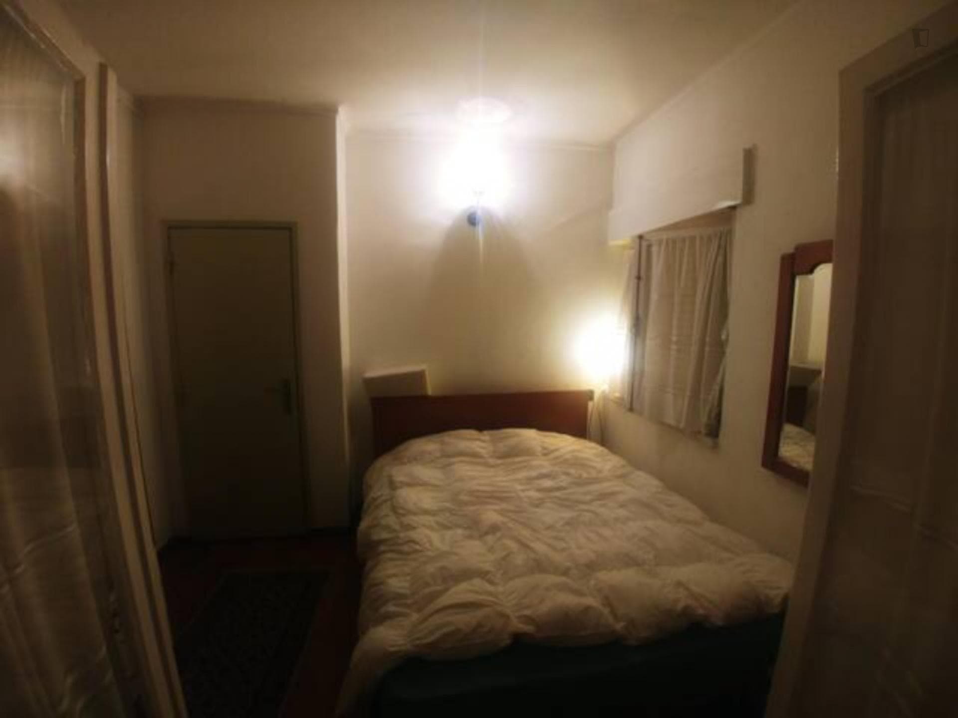 Cosy double bedroom in a 3-bedroom apartment, in Barreira photo 1