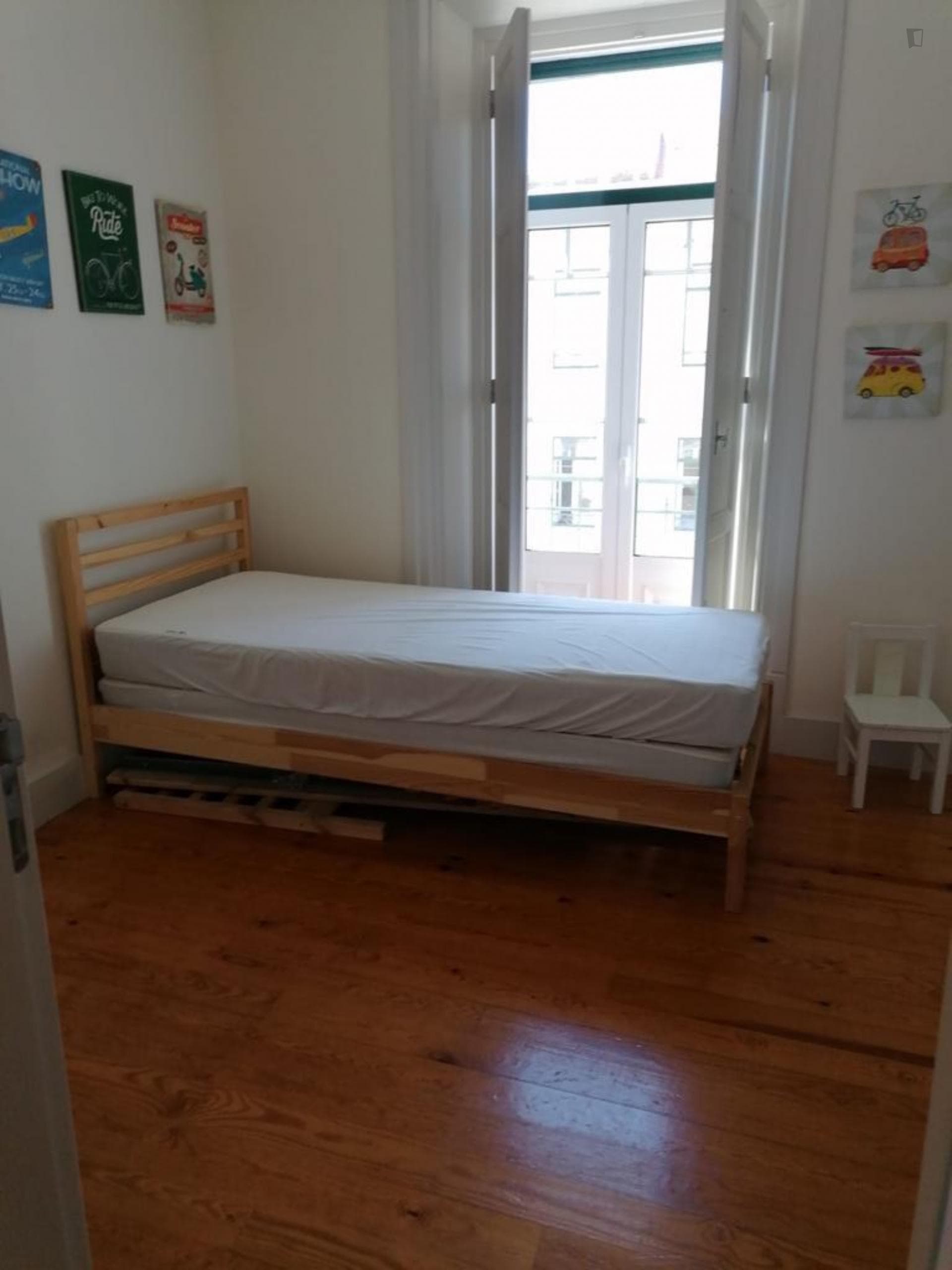 Arroios, comfortable single bedroom with full private bathroom w/bathtub photo 1