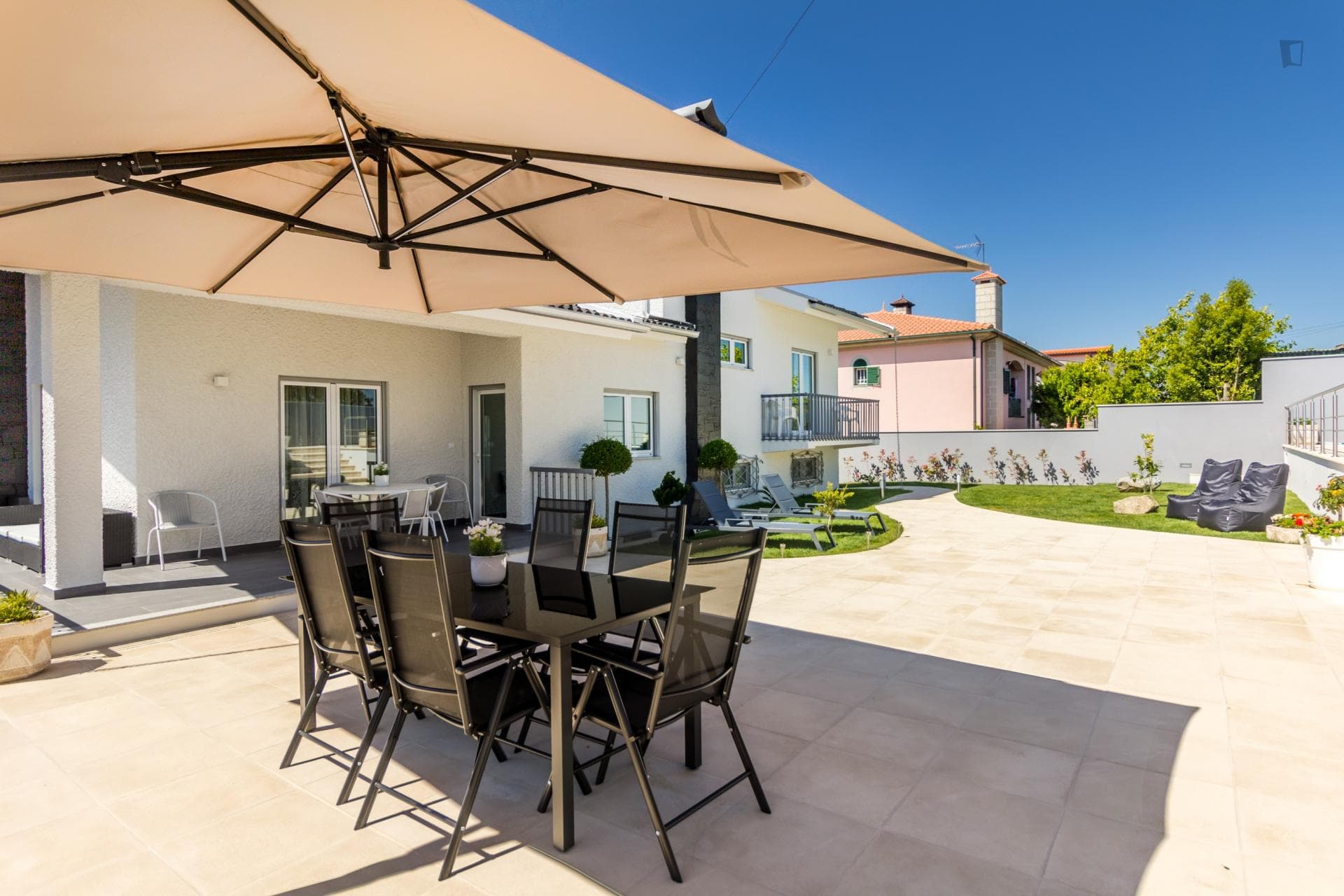 Property photo thumbnail