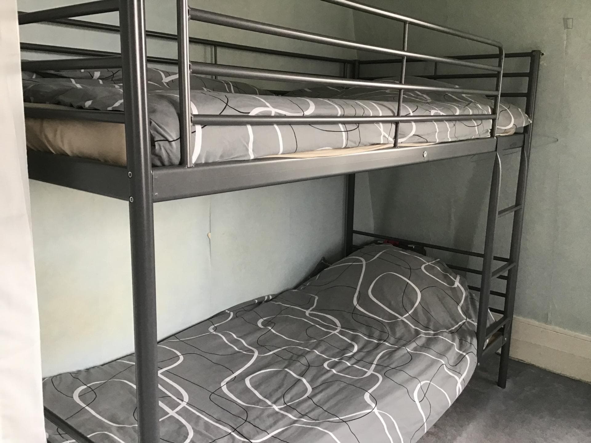 Bed in a bunk bedroom, in well-linked Achères photo 1