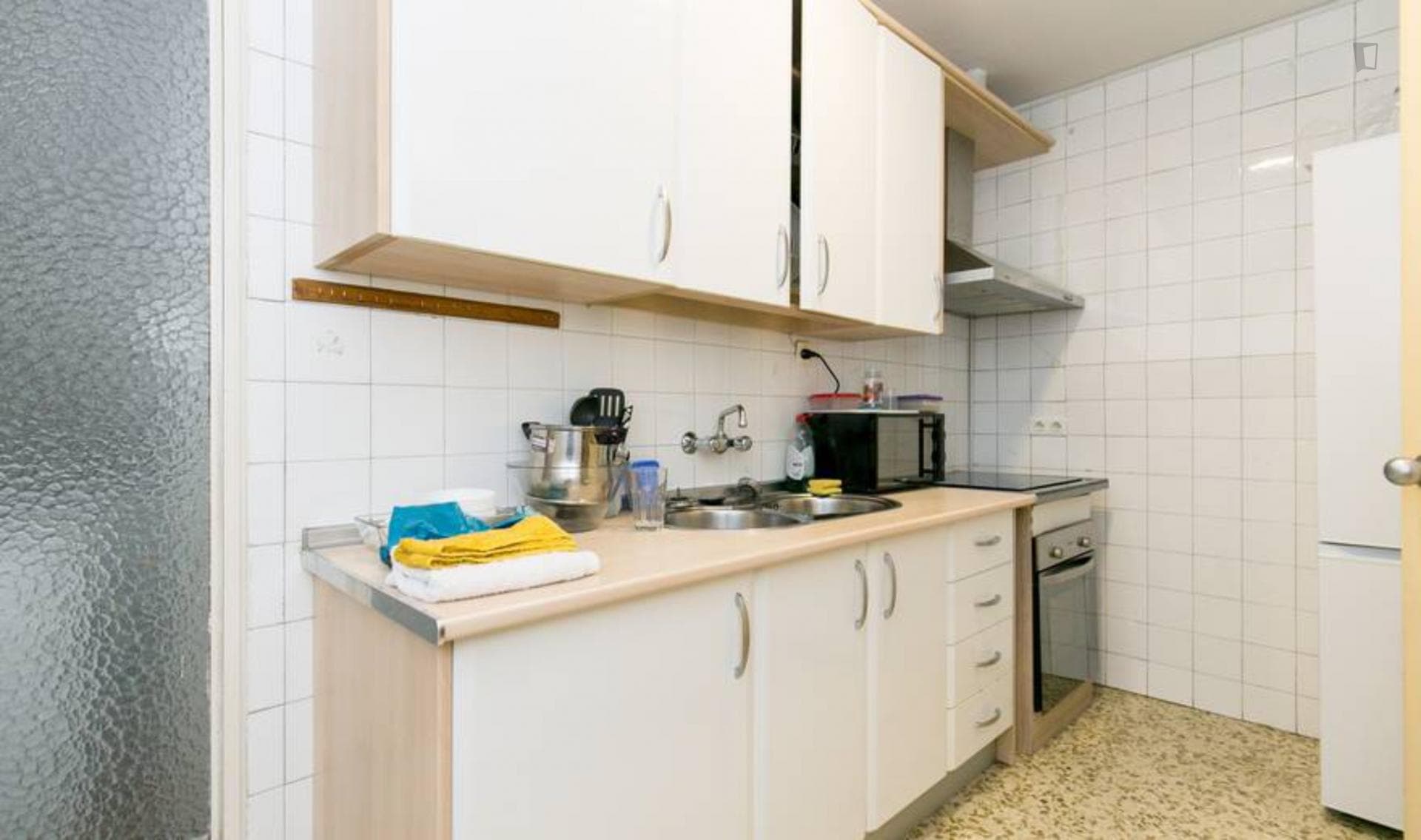 Single bedroom in a 5-bedroom apartment near Parque Federico García Lorca photo 1