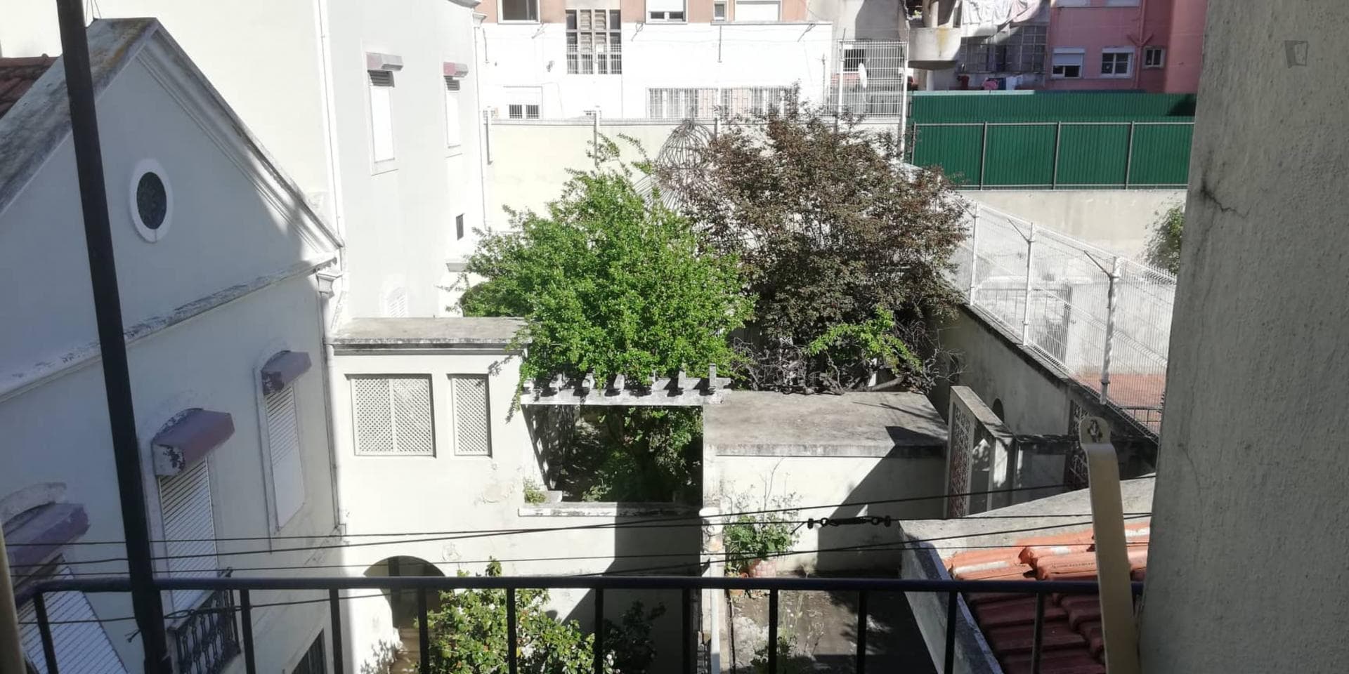 Alluring double bedroom near Intendente metro station photo 1
