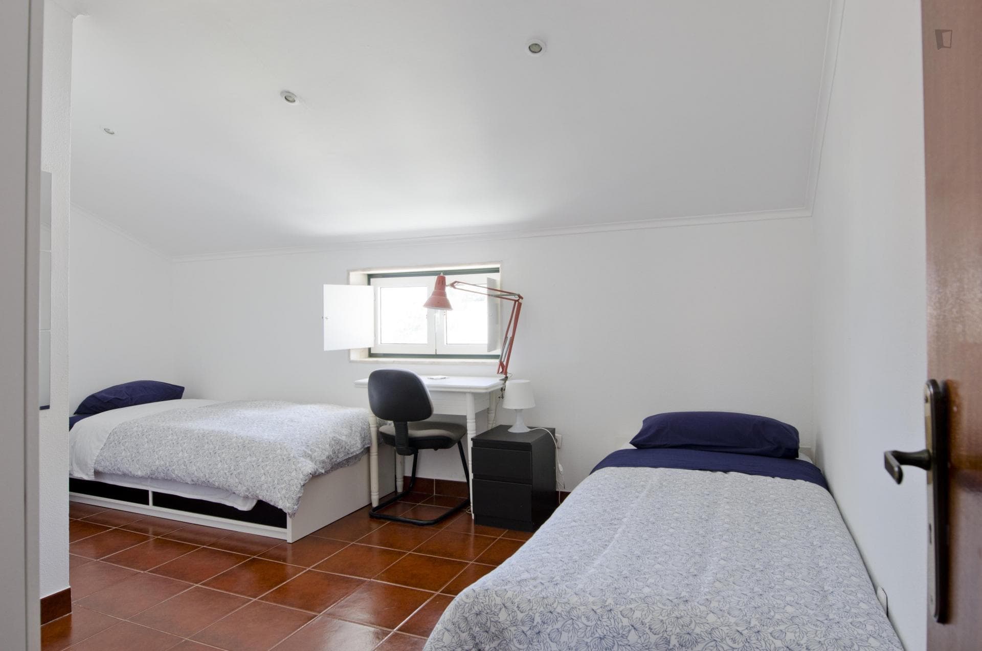 Cosy 1-bedroom apartment not far from Universidade Nova de Lisboa photo 1