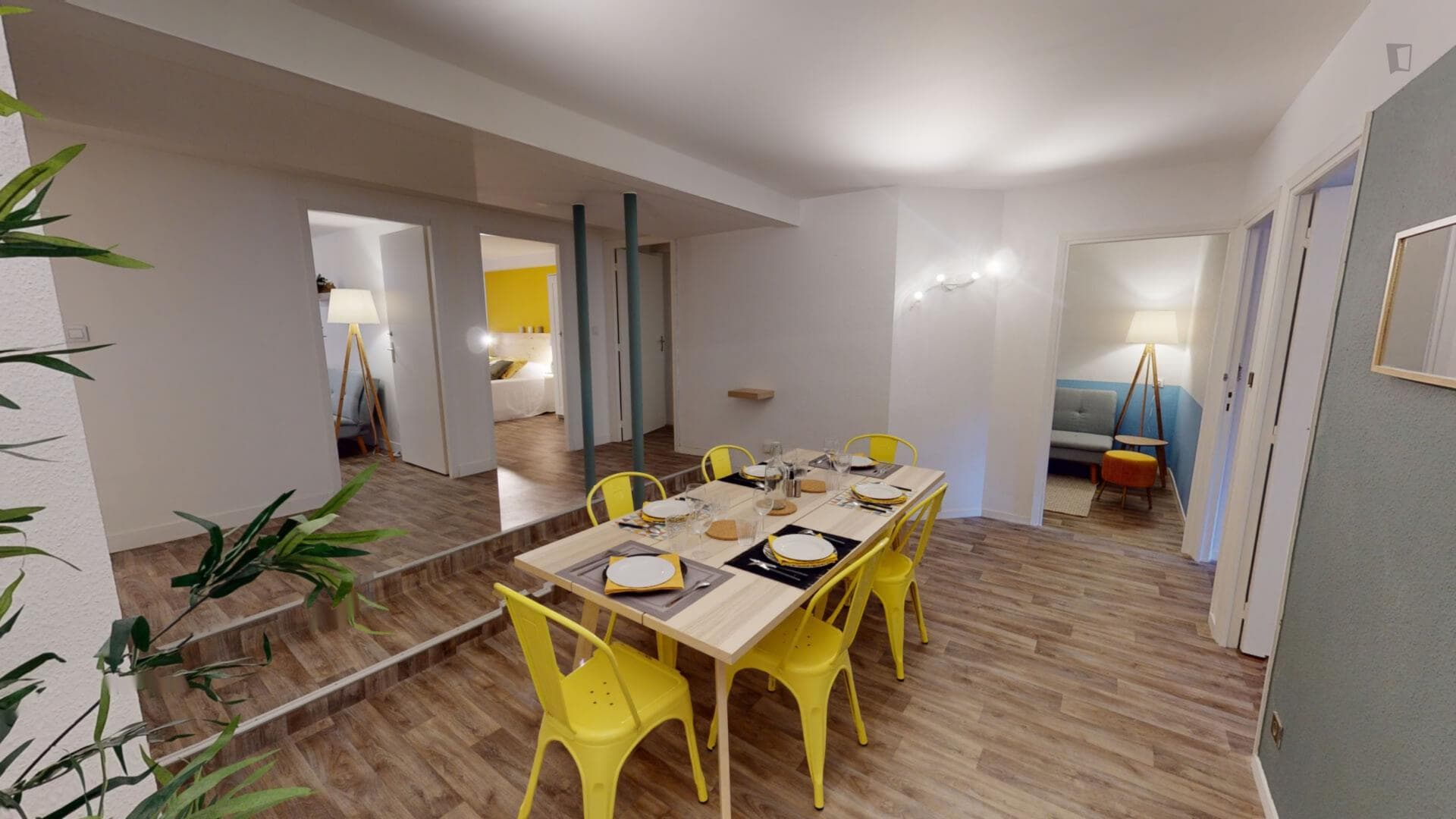 Lovely double bedroom in a 5-bedroom apartment near Place D'Youville photo 1