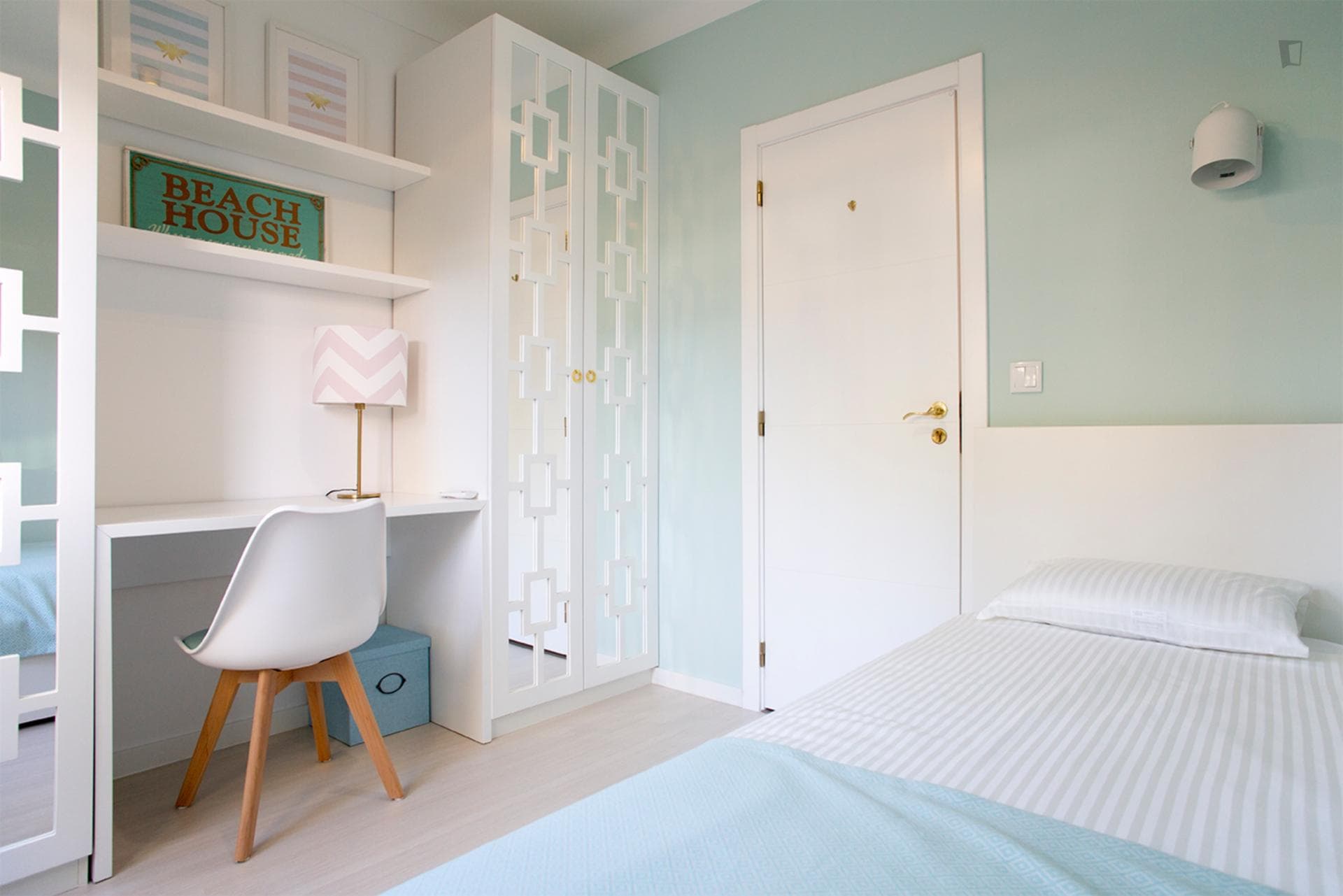 Charming single bedroom in Carcavelos photo 1