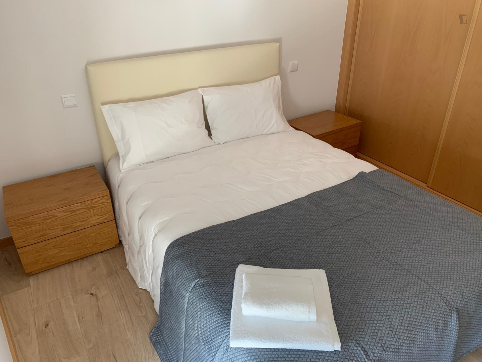 Homely double bedroom in well-linked Bonfim photo 1